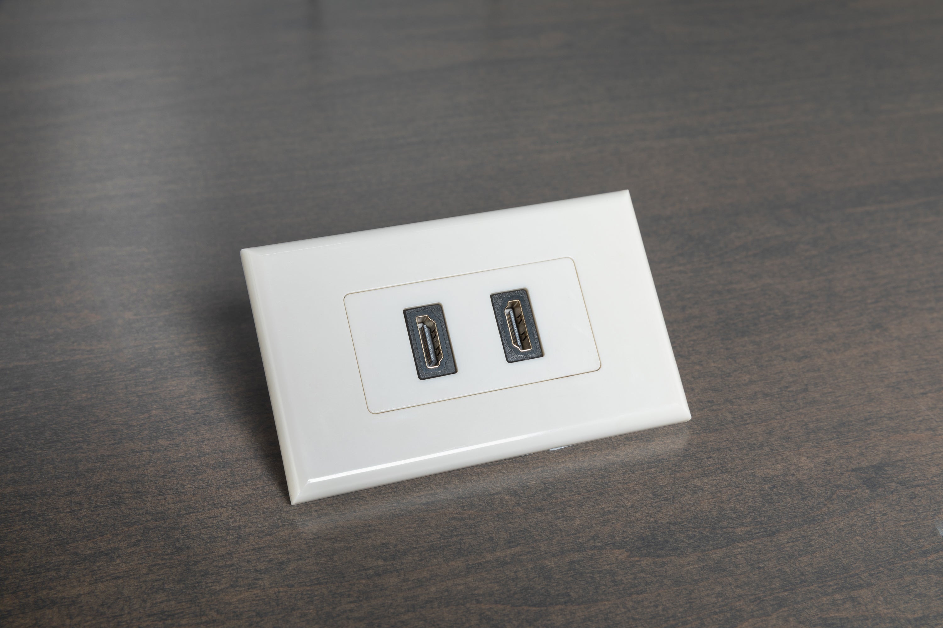 HDMI Decor Extender Wall Plate - 4K Ultra HD HDMI Cable Extender with Flush Mount Wall Plate - Perfect for Home Theater, Gaming Setup & Office Conference Room Connectivity