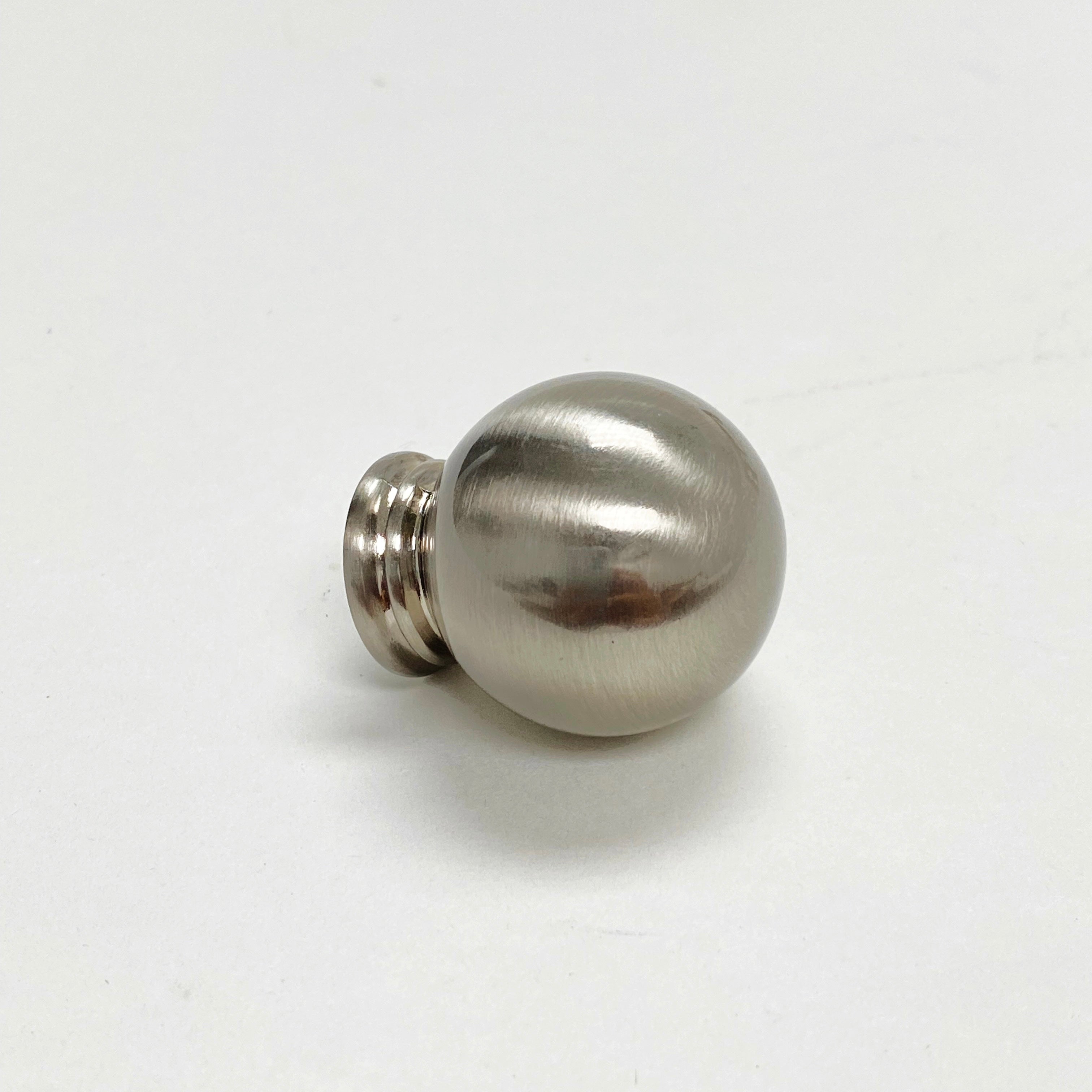 Brushed Nickel 'Kira' Cabinet Ball Knobs and Drawer Pulls - Elegant Hardware for Kitchen Cabinets, Bathroom Vanities & Furniture Upgrades