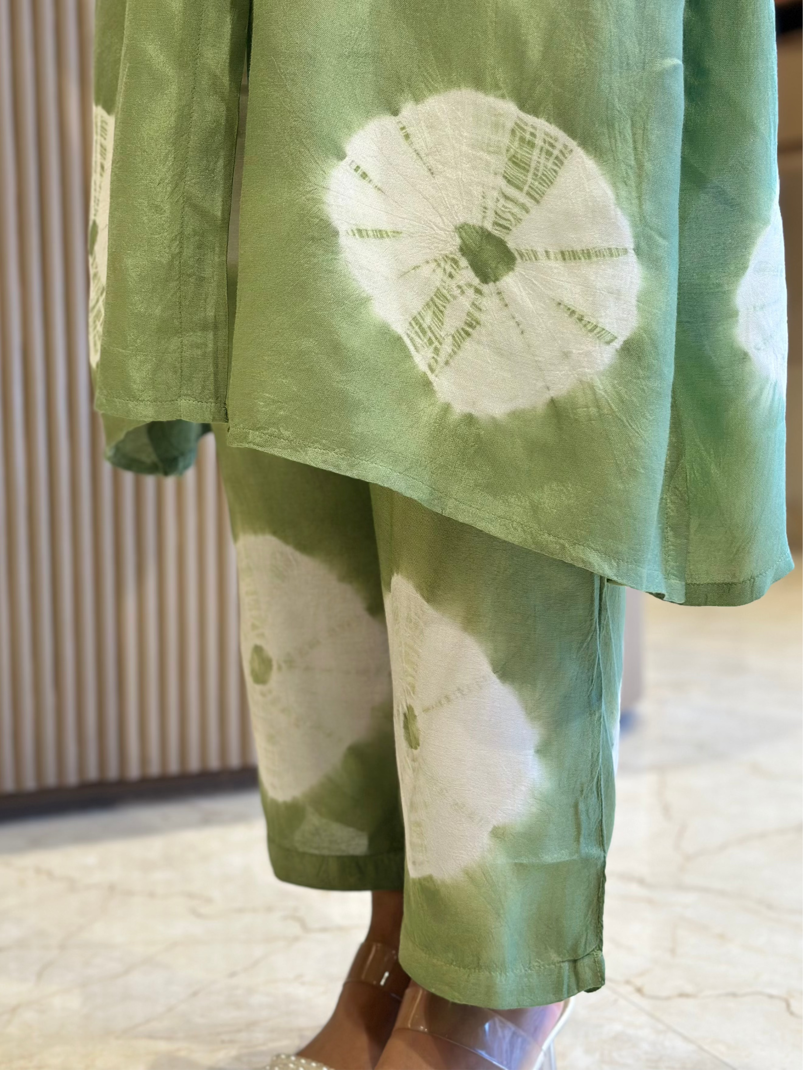 Natural Beauty Green Kurta Set for Women - Eco-Friendly Cotton Ethnic Outfit - Perfect for Festivals, Weddings & Casual Wear