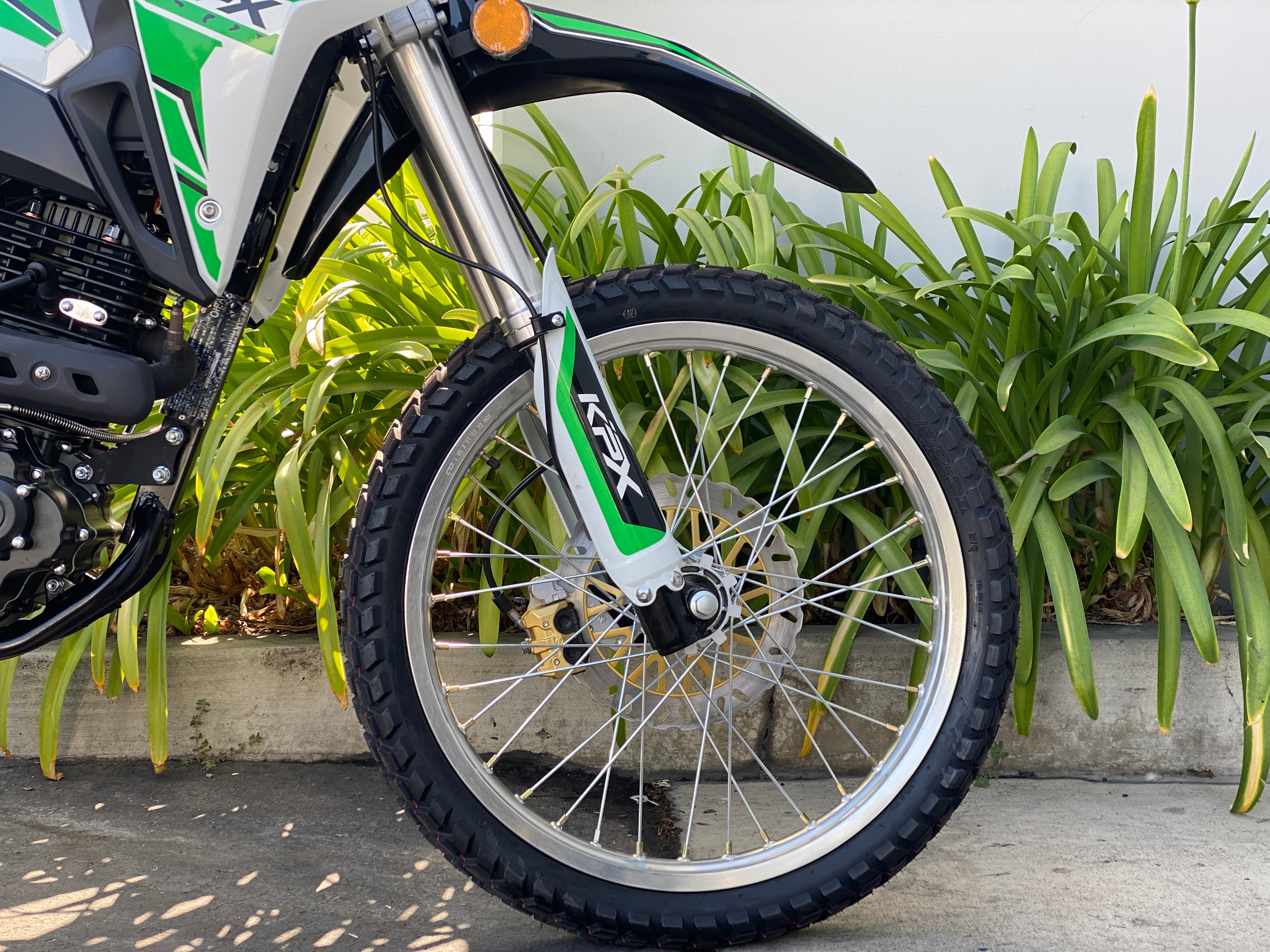 Lifan KPX 250 250cc Dual Sport Motorcycle - Fuel Injected, 6-Speed Transmission for Off-Road Adventure & Commuting