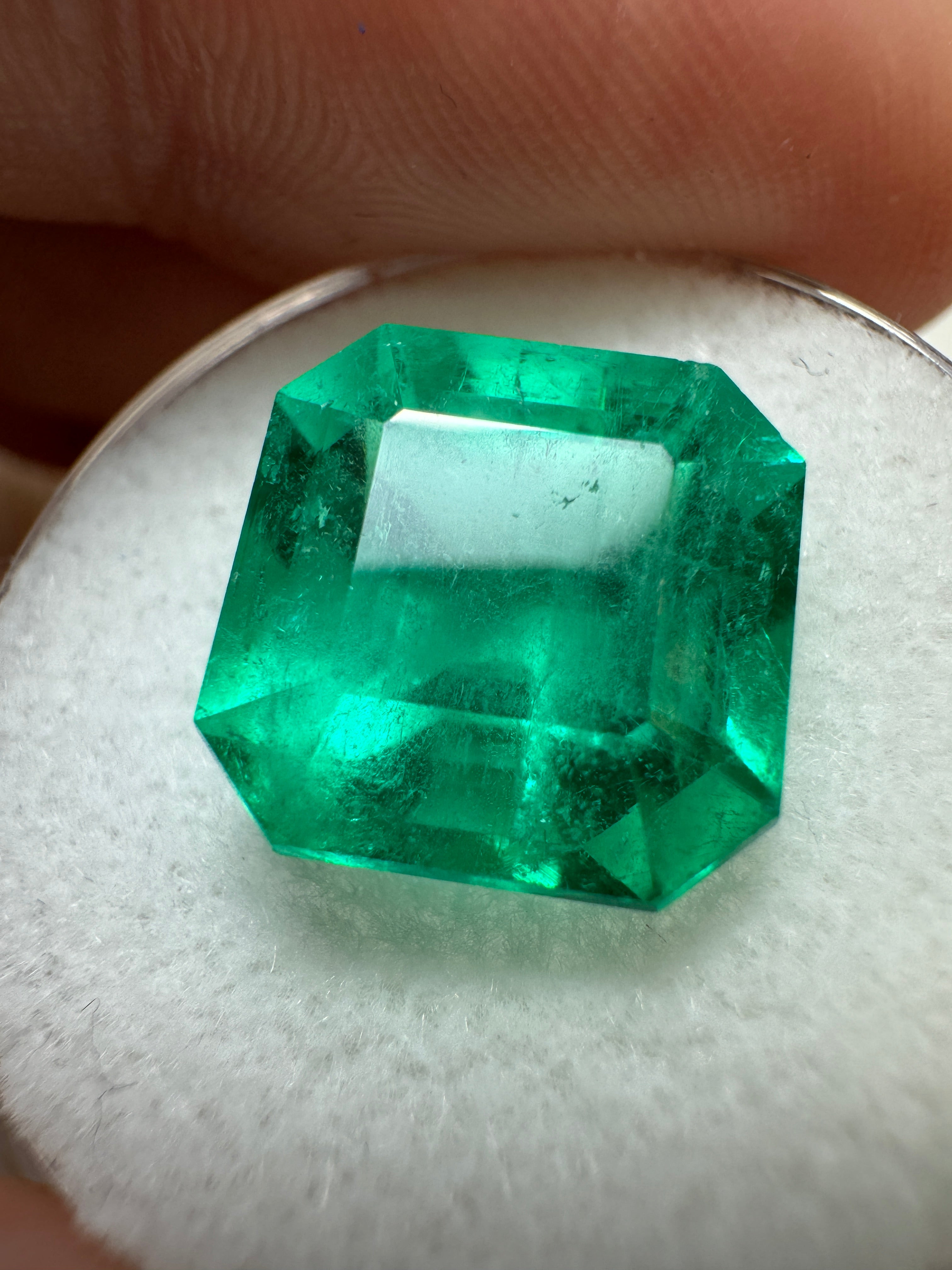 7.38 Carat Intense Bluish Green Natural Colombian Emerald Loose Gemstone - Asscher Cut 11.5x11.5mm for Jewelry Making, Engagement Rings & Luxury Collectibles