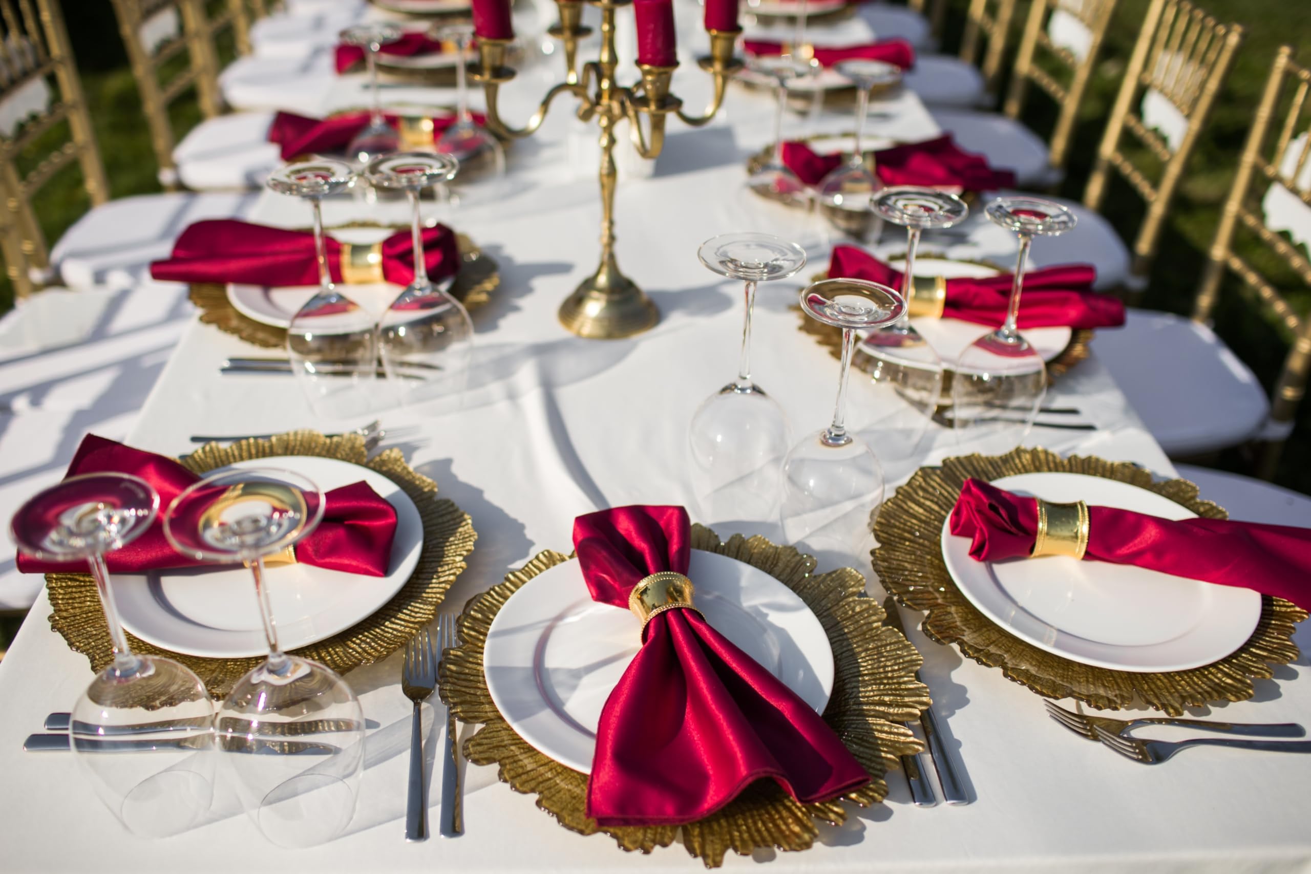 50-Pack Gold Charger Plates for Dinner - Elegant Table Setting for Thanksgiving, Christmas, Wedding, Party & Holiday Events - Perfect for Formal Dining & Special Occasions