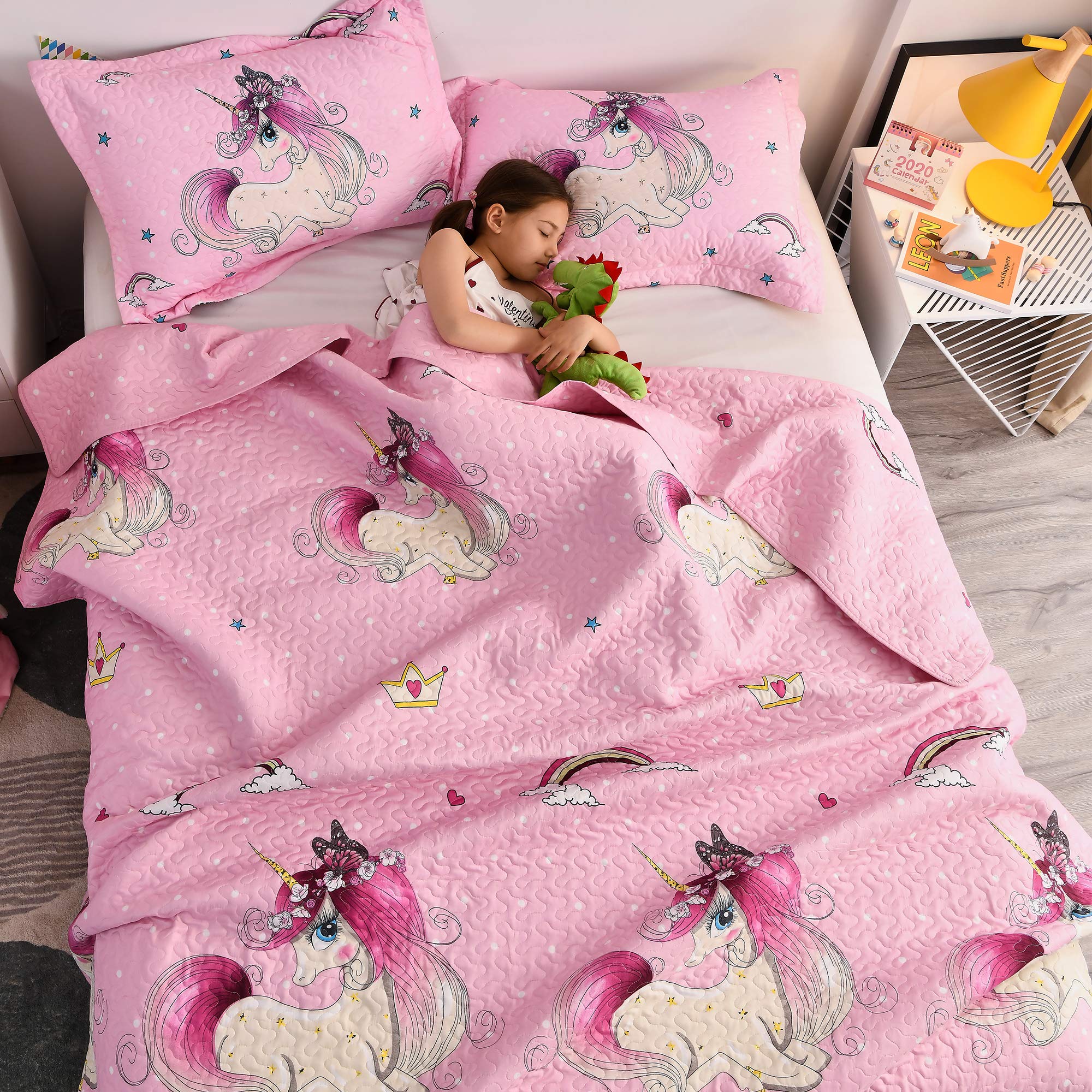 **Pink Unicorn Reversible Quilt Set for Twin Bed – Lightweight Girls' Quilt Coverlet with Pillow Shams | Soft Bedspread for Kids' Room, Sleepovers & Cozy Bedtime**