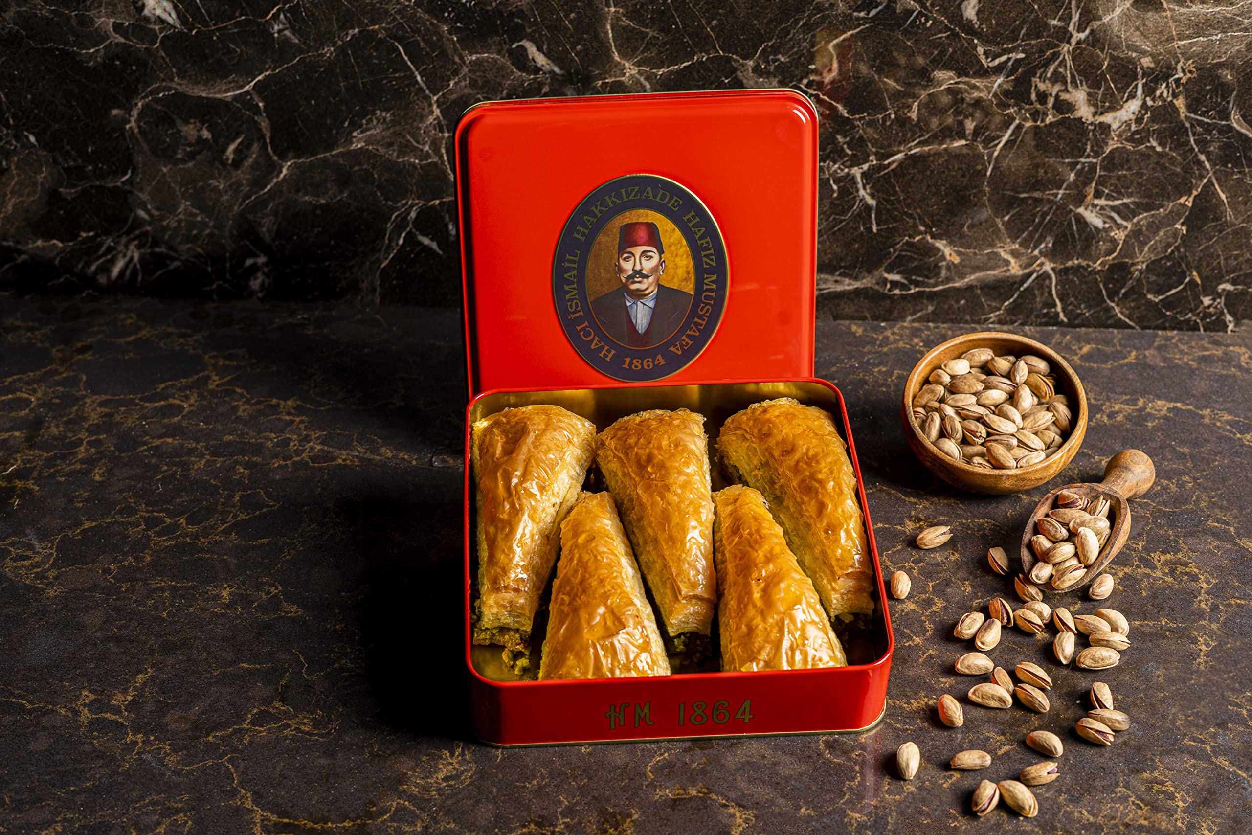 Premium Hafiz Mustafa 1864 Istanbul Baklava Pastry Gift Box - Authentic Turkish Baklava Dessert with Fresh Phyllo Dough, Pistachios, Hazelnuts & Walnuts - Perfect for Birthdays, Christmas Gifts, Dinner Parties & Holiday Treats