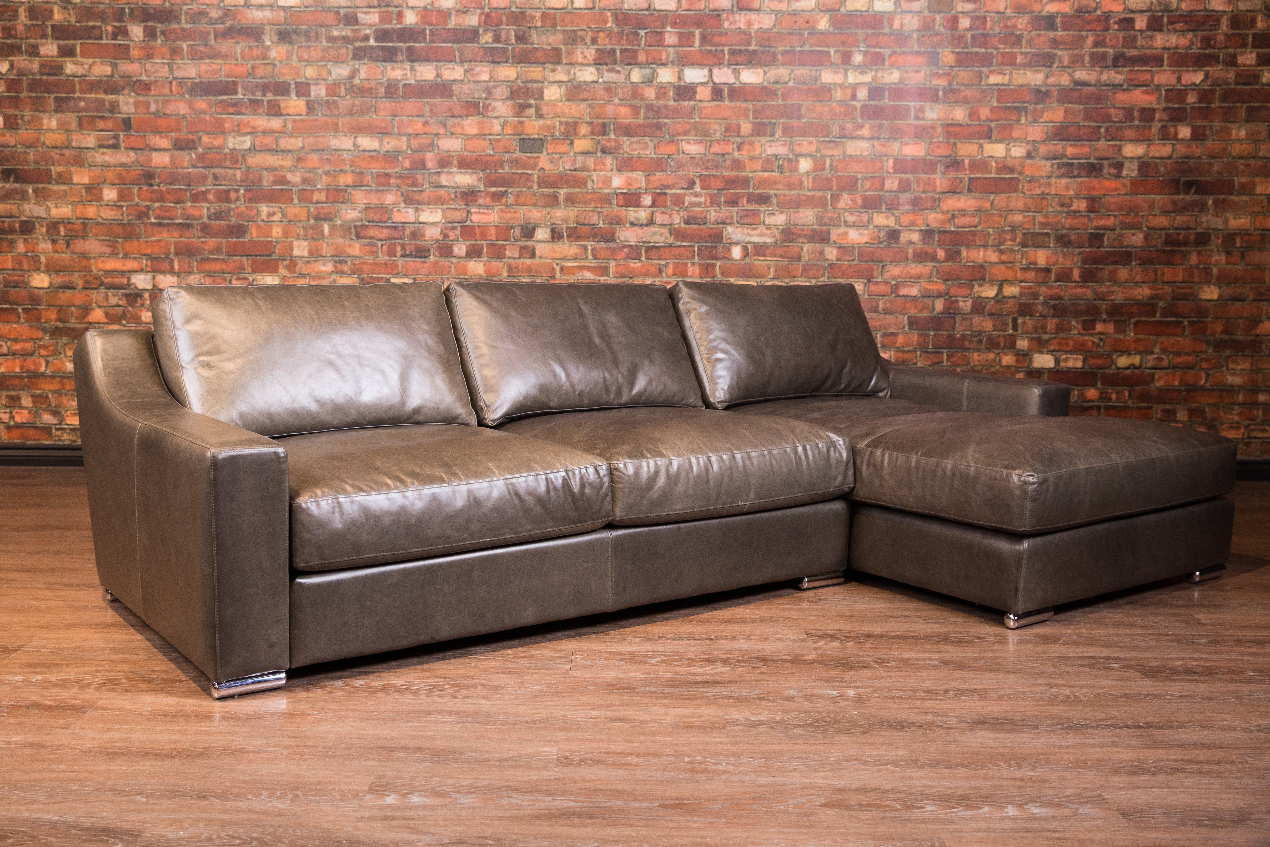Luxury COSENTINO Genuine Leather Sofa Chaise Sectional with Reversible Right Hand Facing (RHF) - Perfect for Living Room, Lounge, and Home Theater Seating