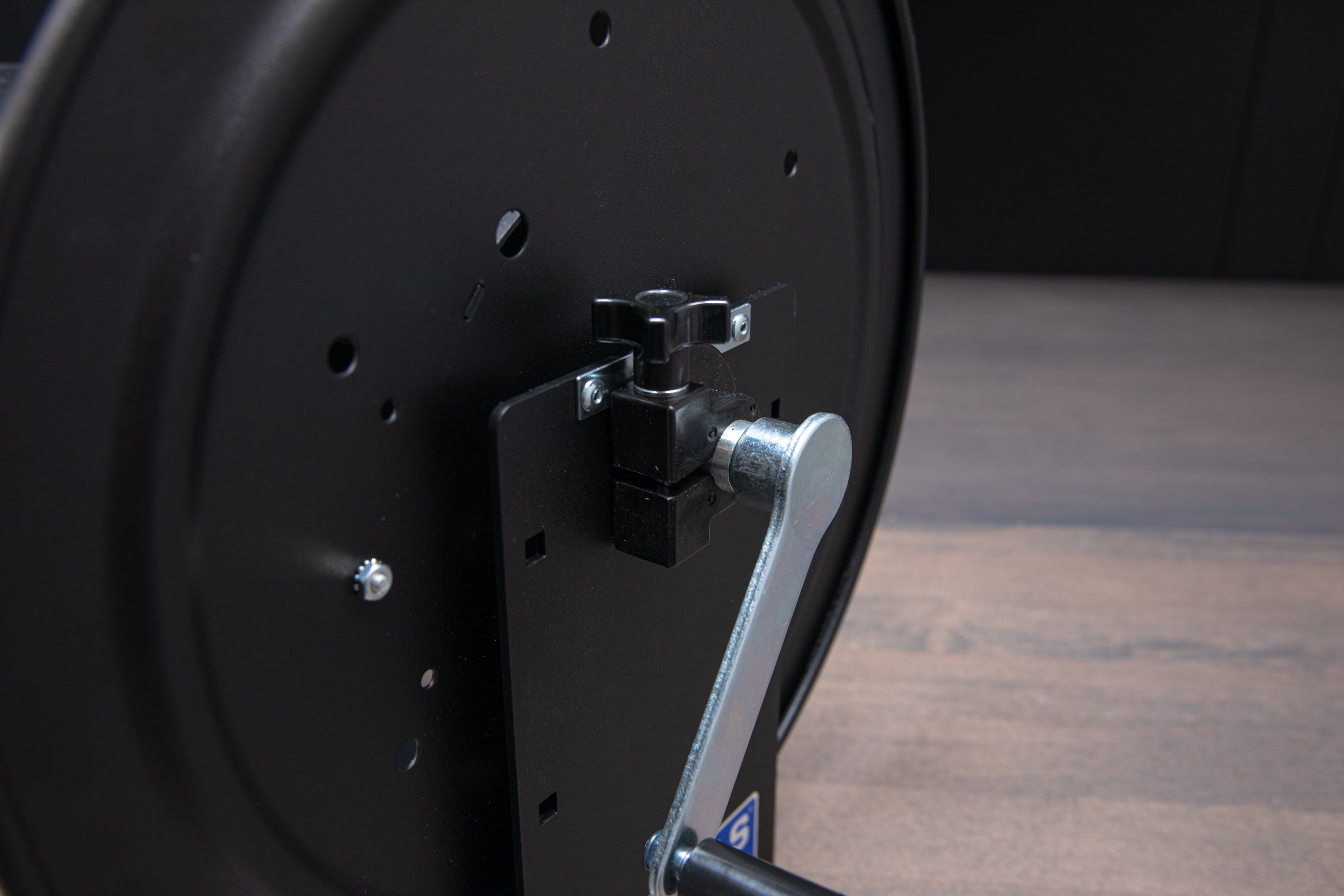 High-Quality Coxreels Vacuum Hose Reel for Industrial & Home Use - Durable Retractable Air Hose Storage Solution for Workshops, Garages & Cleaning