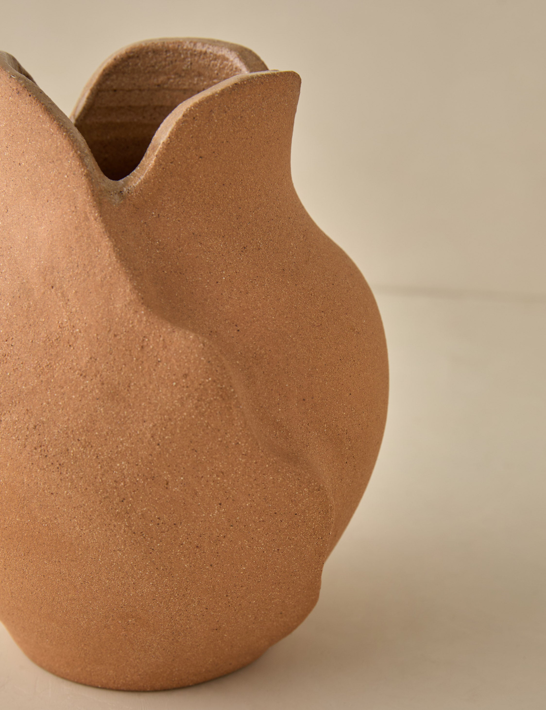 Amelia Vase by dumÃ¦ - Modern Ceramic Home Decor Vase for Living Room, Bedroom & Office - Elegant Flower Vase for Fresh or Artificial Flowers - Perfect Gift for Housewarming, Wedding & Birthday