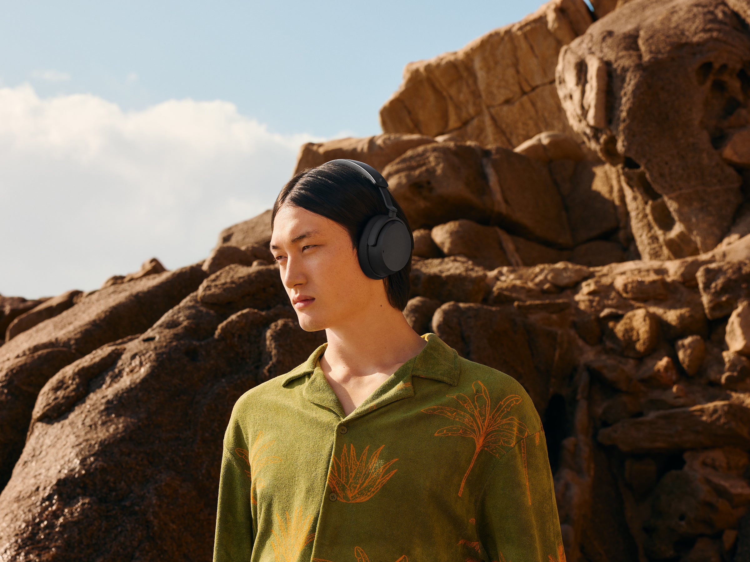 Sennheiser Accentum Wireless Headphones - Noise Cancelling, 50H Battery, Bluetooth 5.2 - Perfect for Travel, Work & Music Lovers