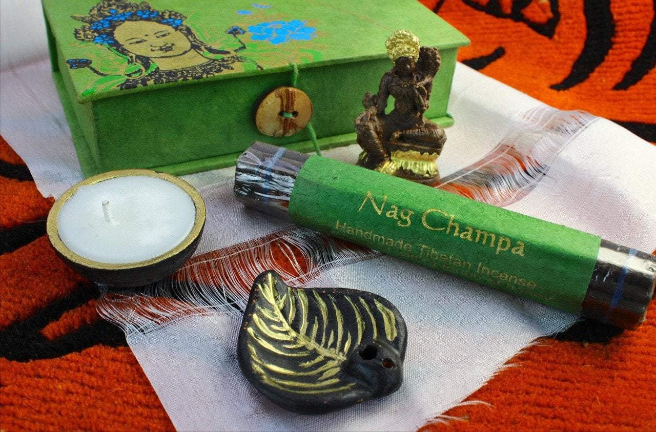 Green Tara Gift Box - Handmade Buddhist Altar Set for Meditation & Spiritual Practice - Perfect for Home Shrine, Yoga Studio & Mindful Gifting