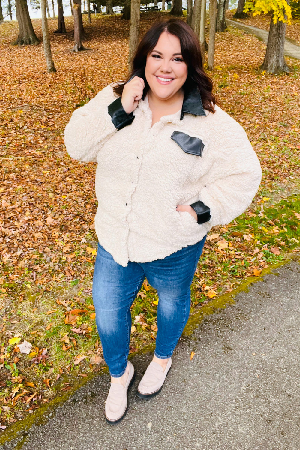 Stylish Ivory Sherpa Fleece Faux Leather Jacket for Women - Cozy Winter Outerwear Perfect for Casual Outings & Date Nights