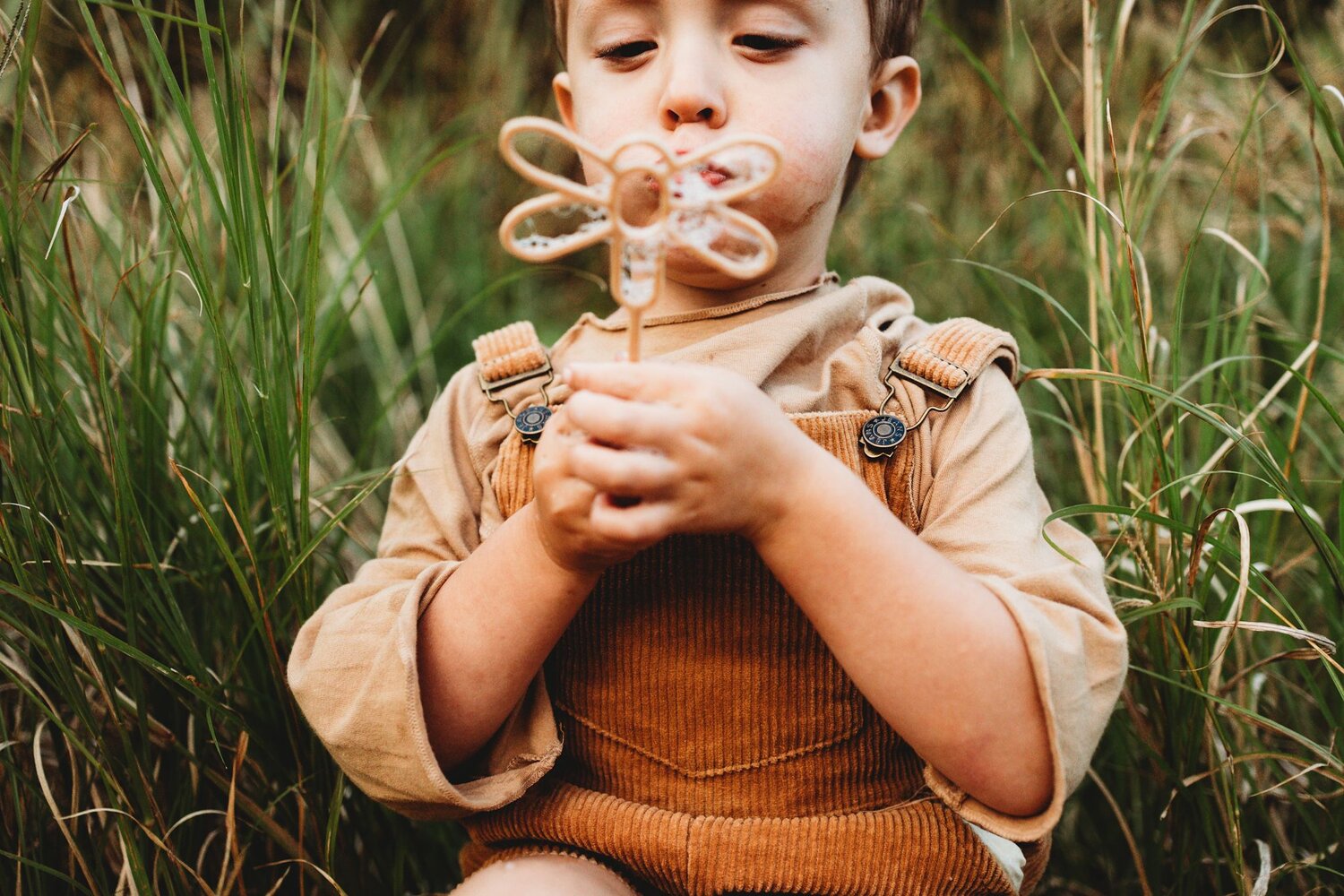 Eco-Friendly Dragonfly Bubble Wand for Kids - Fun Outdoor Bubble Blowing Toy for Garden, Park & Backyard Play