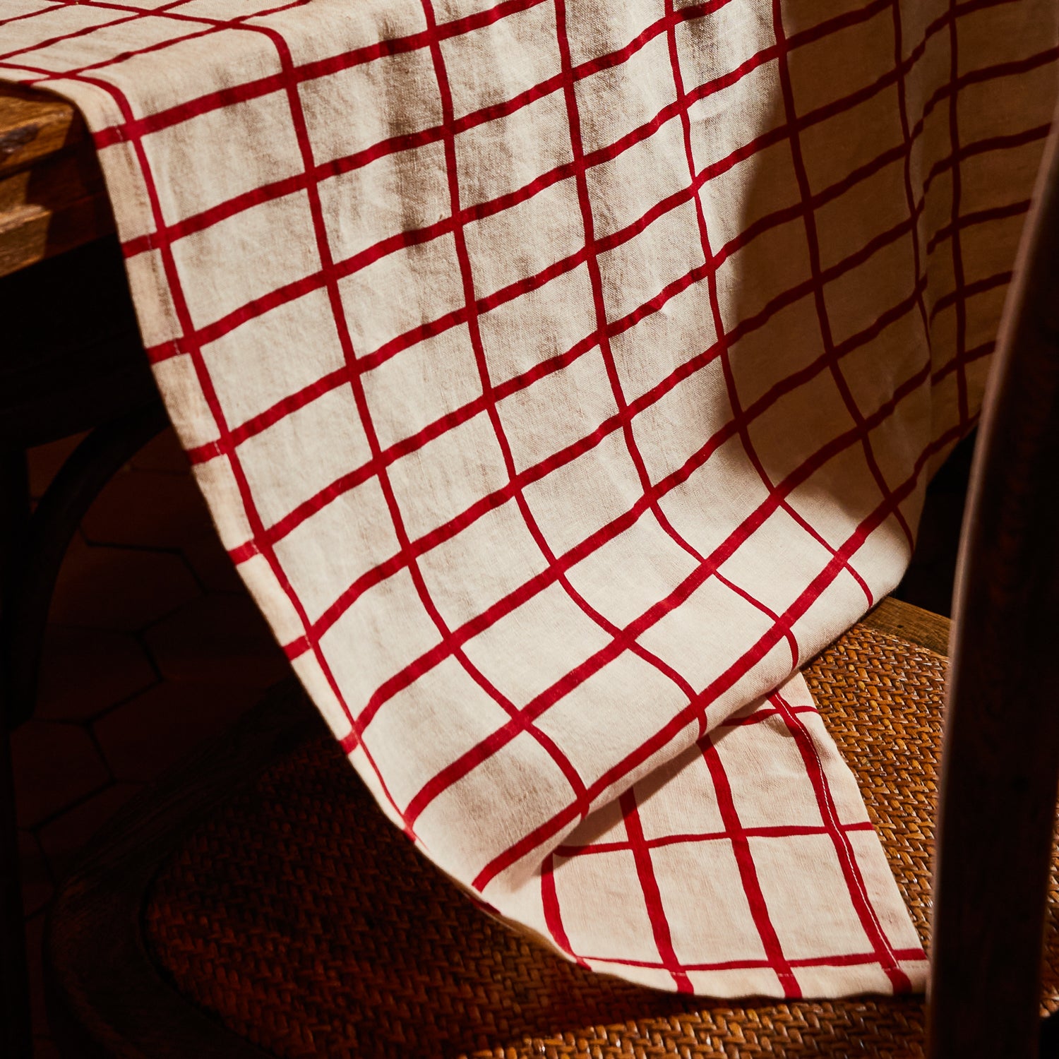 Premium Remi Tablecloth - Waterproof & Stain-Resistant Polyester Fabric for Dining, Parties & Outdoor Events - Elegant Home Decor & Perfect for Weddings, Holidays & Special Occasions