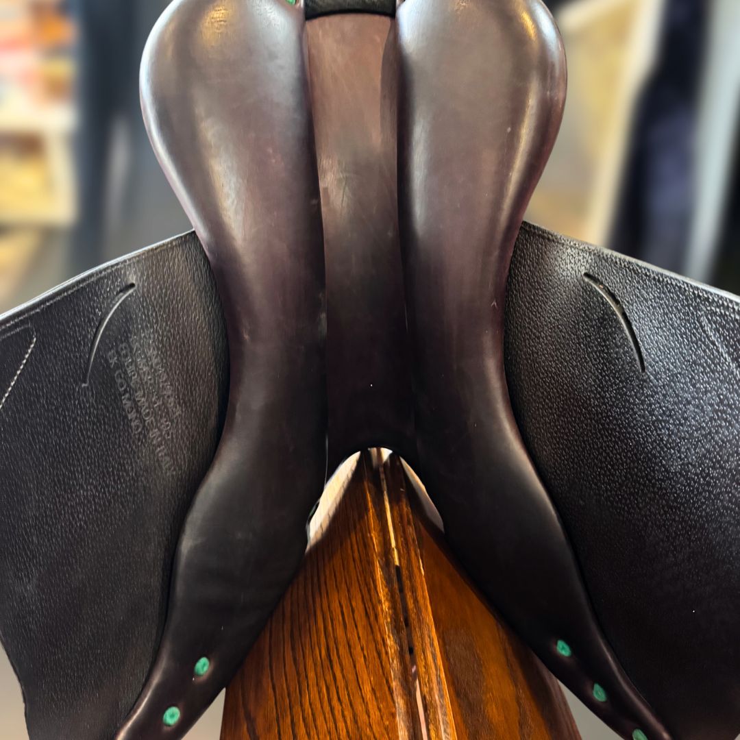 Equipe EK Go Eventing Consignment Saddle - 17.5 Inch Medium+1 with +0.5 Adjustment - Premium English Riding Saddle for Show Jumping, Dressage & Cross-Country Events