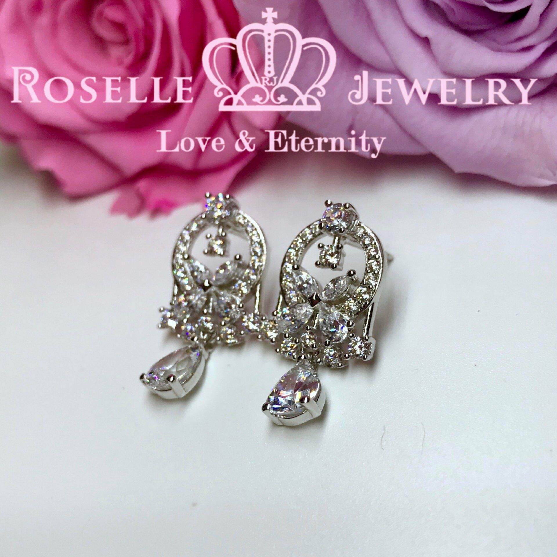 Butterfly Cluster Drop Earrings for Women - Elegant Dangle Jewelry for Parties, Weddings & Daily Wear | DE8