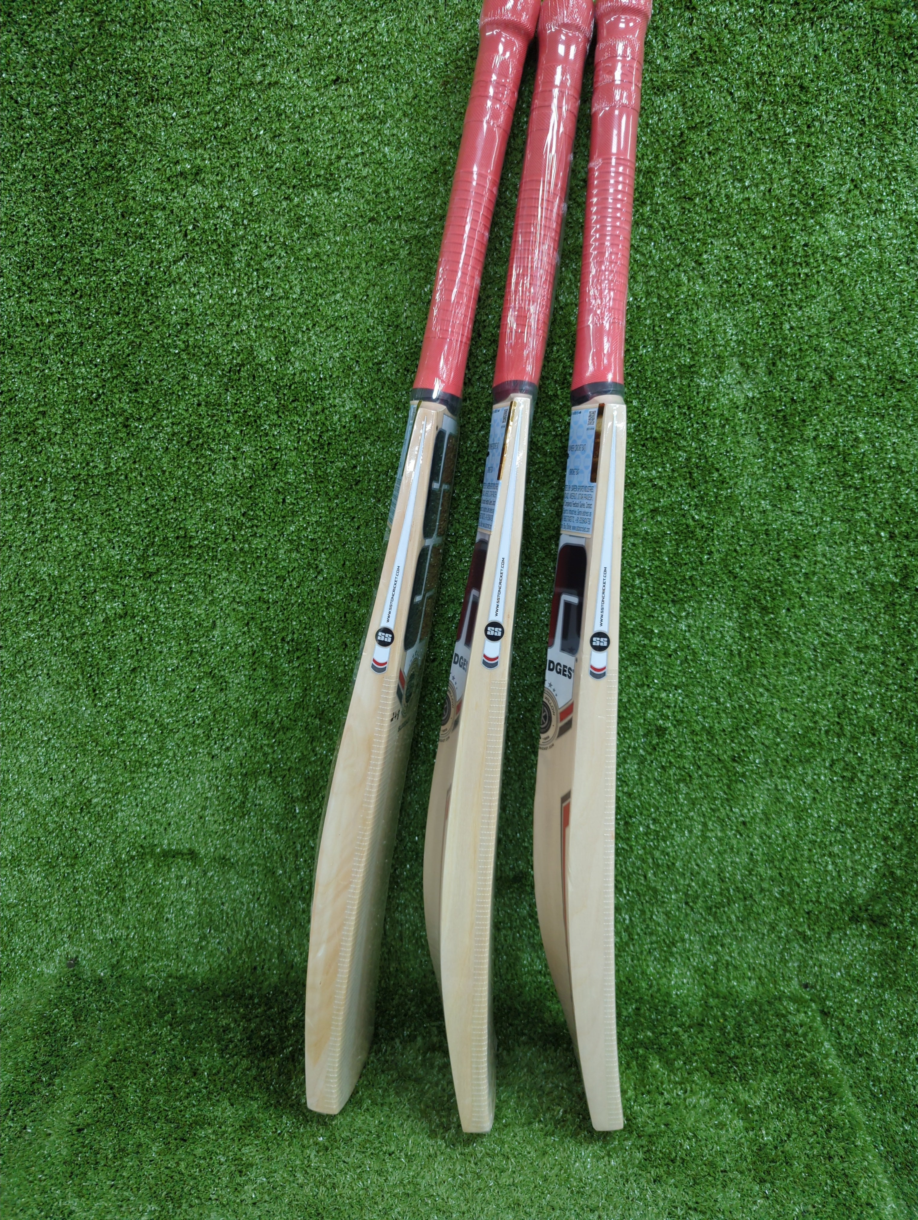 Premium Kashmir Willow Cricket Bat - SS Slogger for Power & Control - Perfect for Practice, Matches & Training Sessions