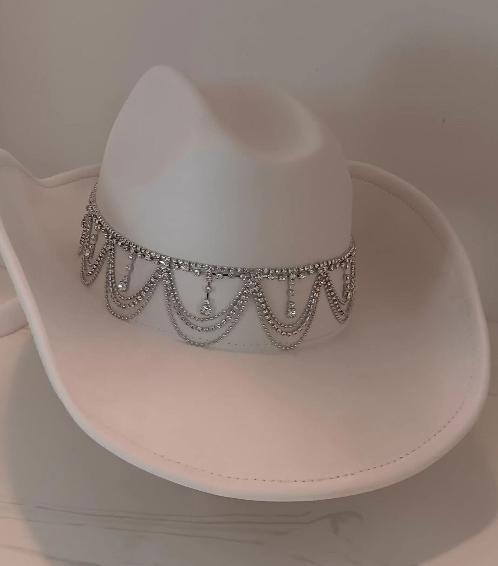 Sparkling Rhinestone Chain Link Ivory Western Cowboy Hat for Women - Vintage Cowgirl Fashion Accessory for Rodeo, Music Festivals & Country Parties