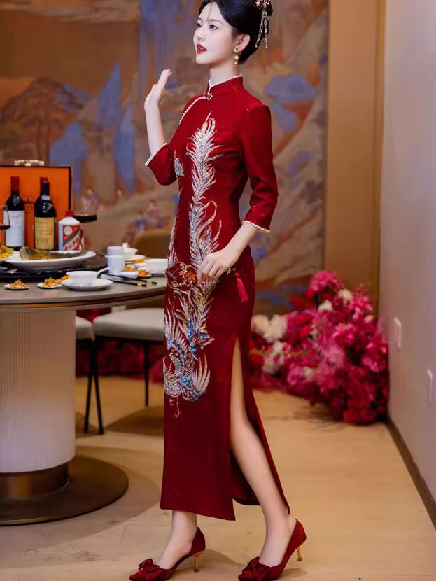 Elegant Red Beads Phoenix Embroidered Cheongsam Qipao Wedding Dress for Brides - Perfect for Traditional Chinese Ceremonies, Bridal Showers & Cultural Events