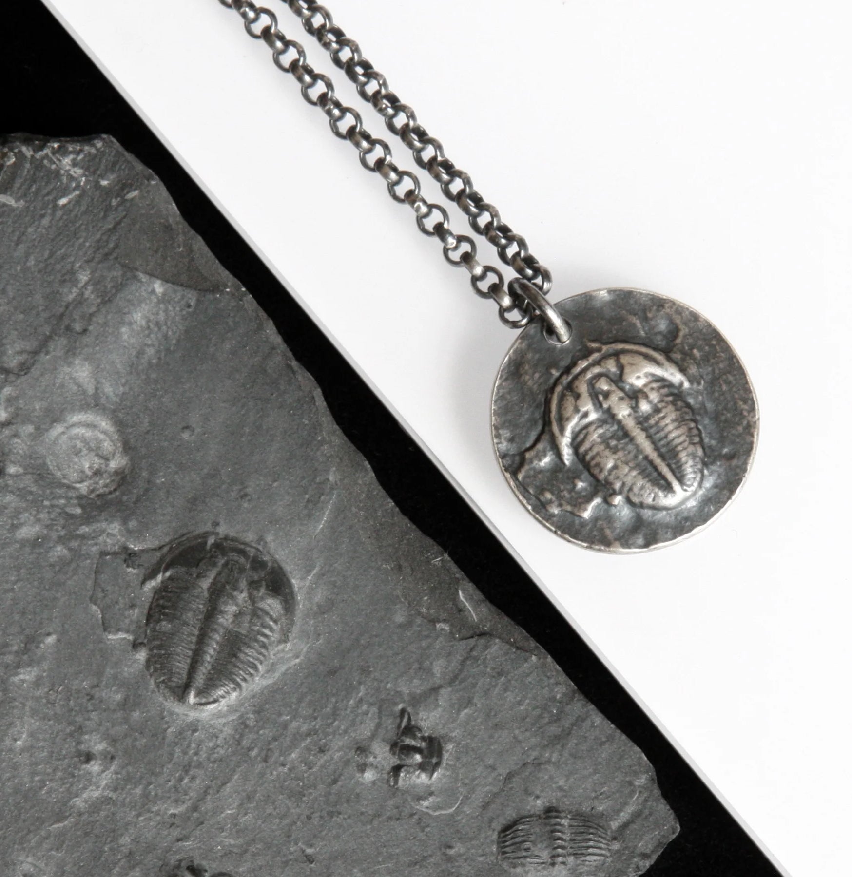 Matrix Necklace - Cyberpunk Inspired Geometric Pendant for Women & Men - Perfect for Cosplay, Rave, and Gothic Fashion Accessories