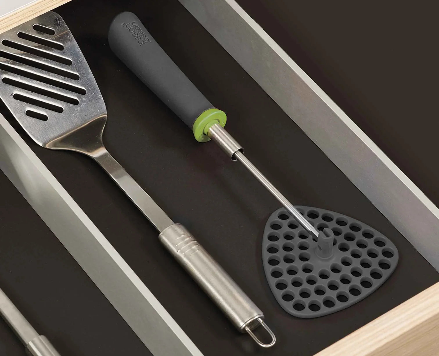 Delta Green Potato Masher - Heavy Duty Stainless Steel Potato Ricer & Masher for Smooth Mashed Potatoes, Perfect for Thanksgiving, Family Dinners & Home Cooking