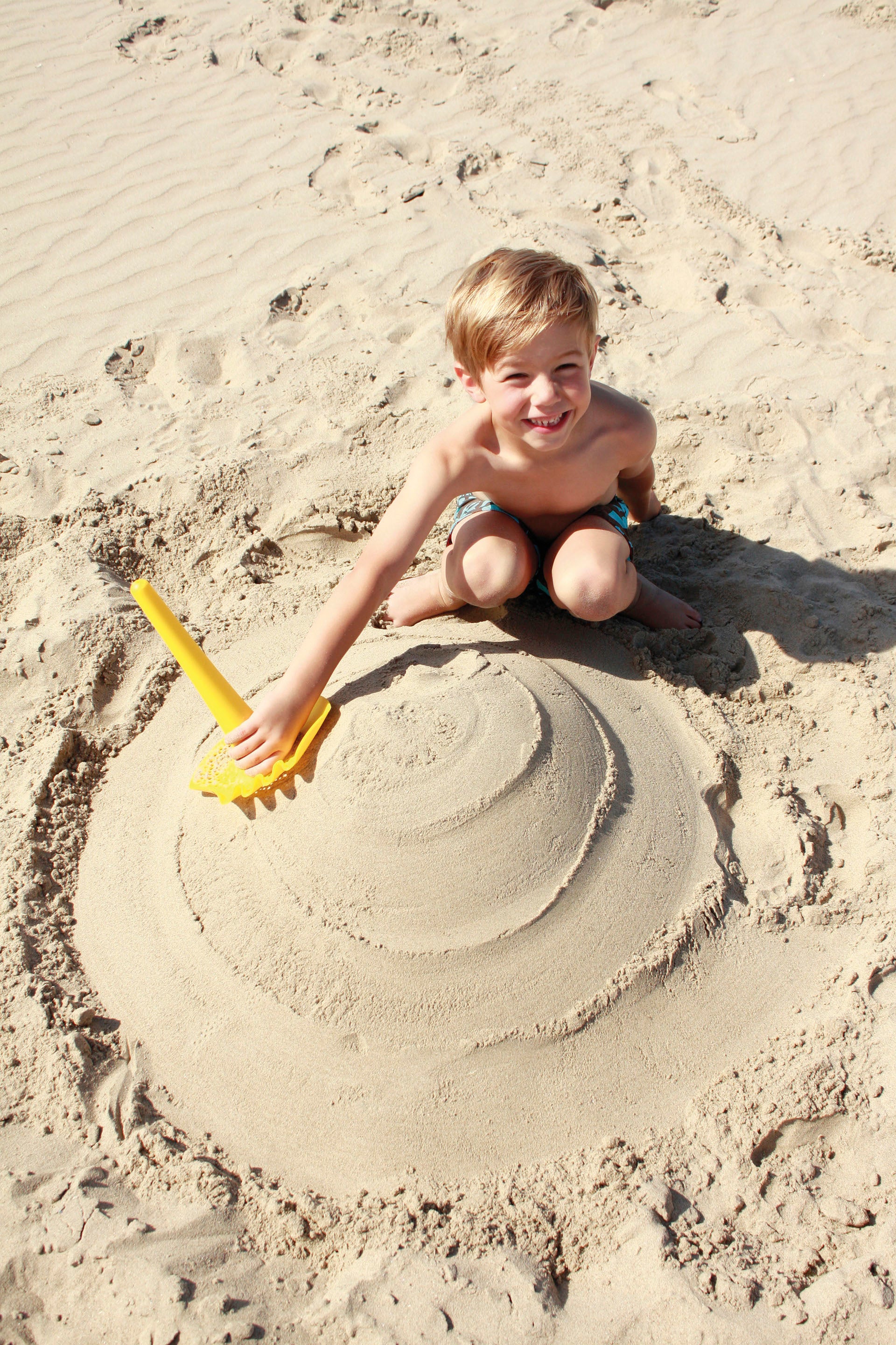 Quut Triplet Sensory Sand Toy - Yellow Stone - Fun & Educational Beach & Sandbox Play for Kids