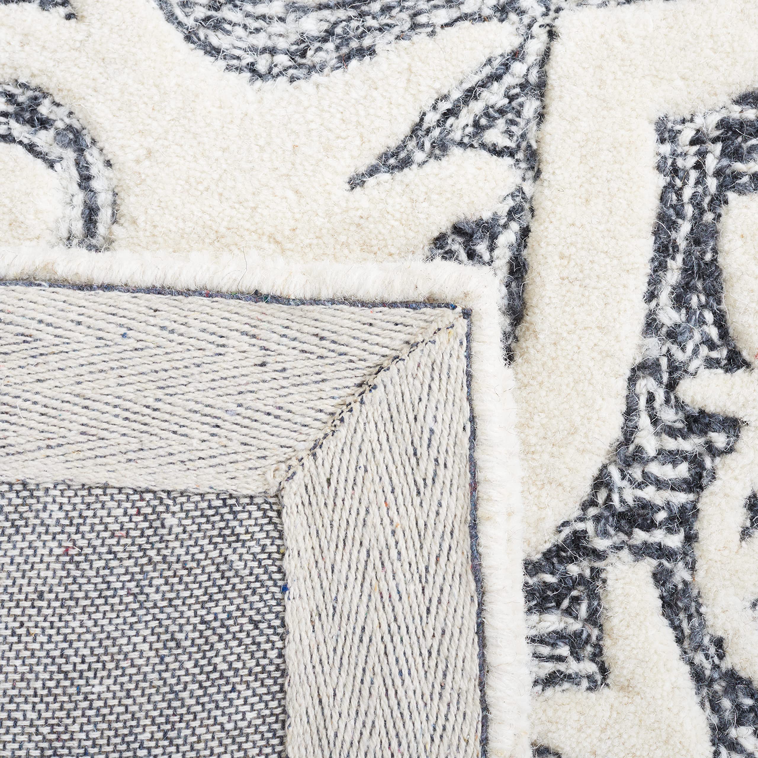 SAFAVIEH Metro Collection 6' Square Black & Ivory Wool Area Rug - Handmade Premium Quality for Living Room, Dining Room & Bedroom | Soft & Durable Floor Covering for Home Decor