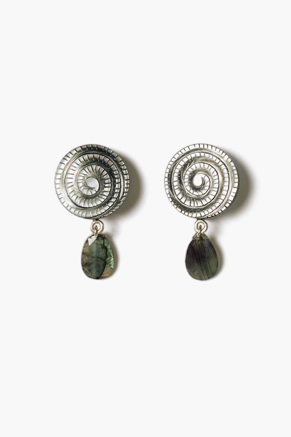 Nautilus Clip On Earrings for Women - Black Mother of Pearl Stud Earrings - Non-Pierced Earrings for Sensitive Ears - Perfect for Weddings, Parties & Special Occasions