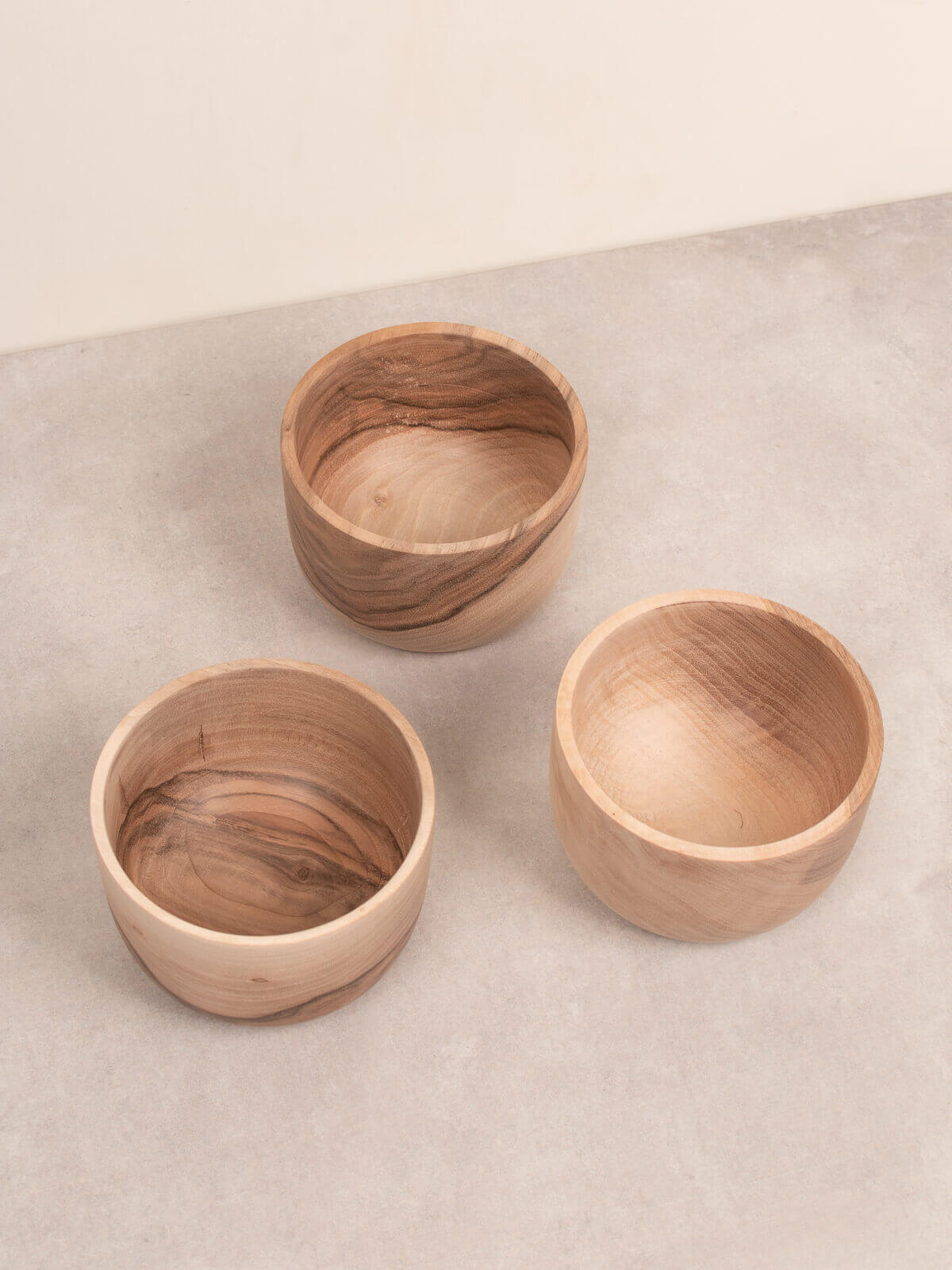 Handcrafted Walnut Wood Bowl - Natural, Durable & Eco-Friendly Kitchenware for Serving, Salad, Fruit & Decor | Perfect for Dining, Entertaining & Home Décor