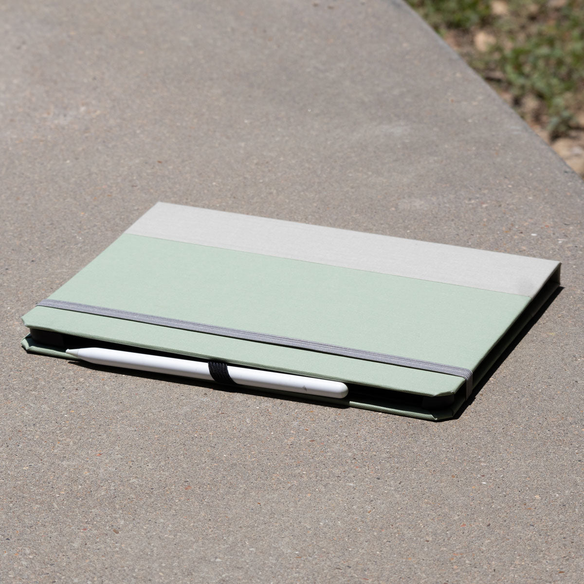 Premium Two-Tone iPad Case - Slim Protective Cover for iPad Pro/Air/Mini - Perfect for Work, Travel & Home Use