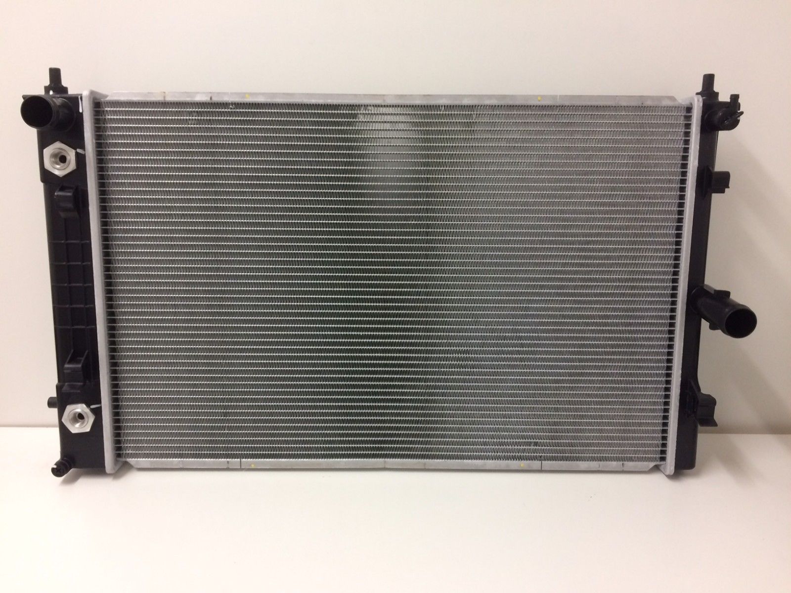 Genuine Holden VZ Commodore & WL Statesman V6 Automatic Radiator - High Performance Cooling for Commuter & Road Trips