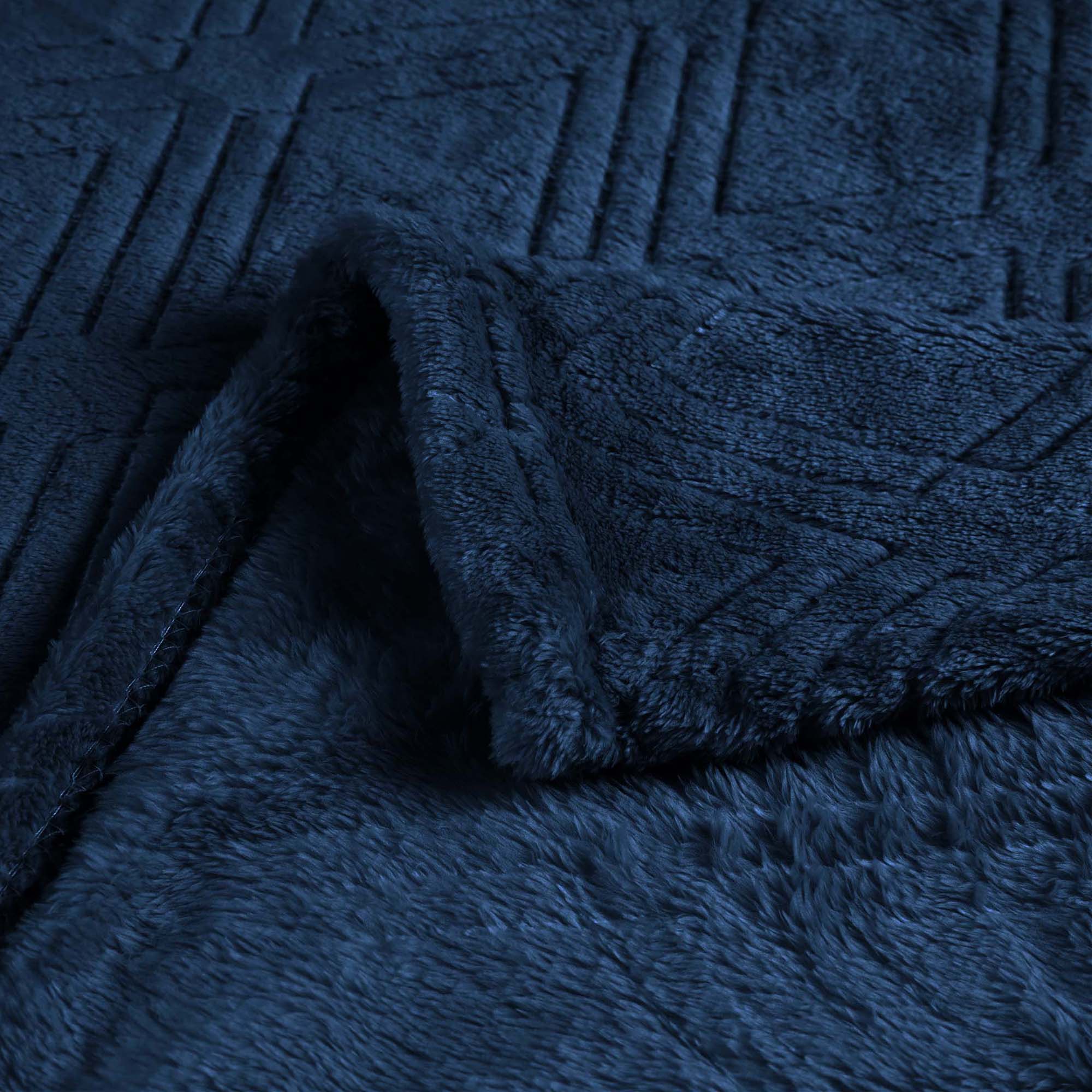 Premium Alaska Diamond Plush Fleece Blanket - Ultra Soft & Cozy Throw for Bed, Sofa, and Travel - Warm Winter Blanket for Home, Office, and Camping