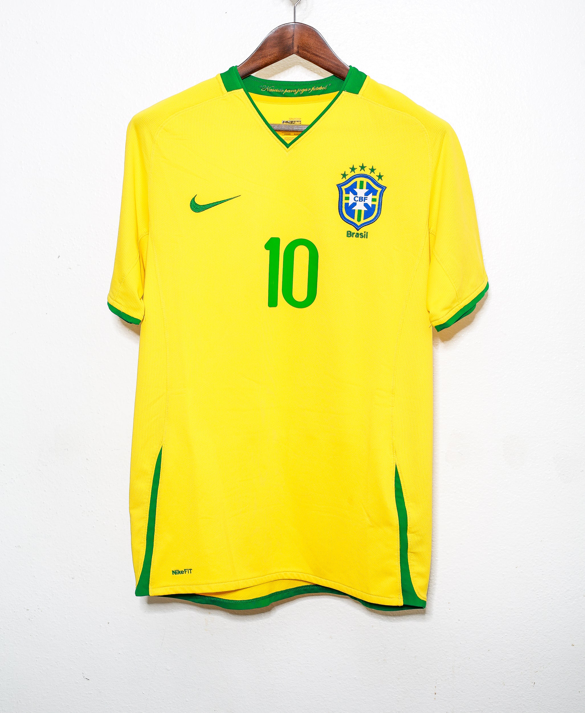 Authentic 2008 Brazil National Team Home Jersey #10 Kaka (Size M) - Perfect for Soccer Matches, Fan Collections & Sports Memorabilia