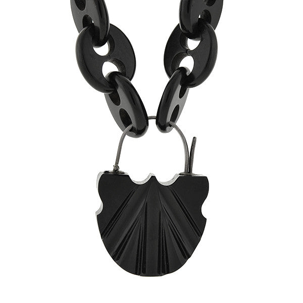 Victorian Style Carved Jet Chain & Lock Pendant Necklace - Gothic Jewelry for Women, Vintage Inspired Accessory - Perfect for Halloween, Cosplay, and Gothic Fashion