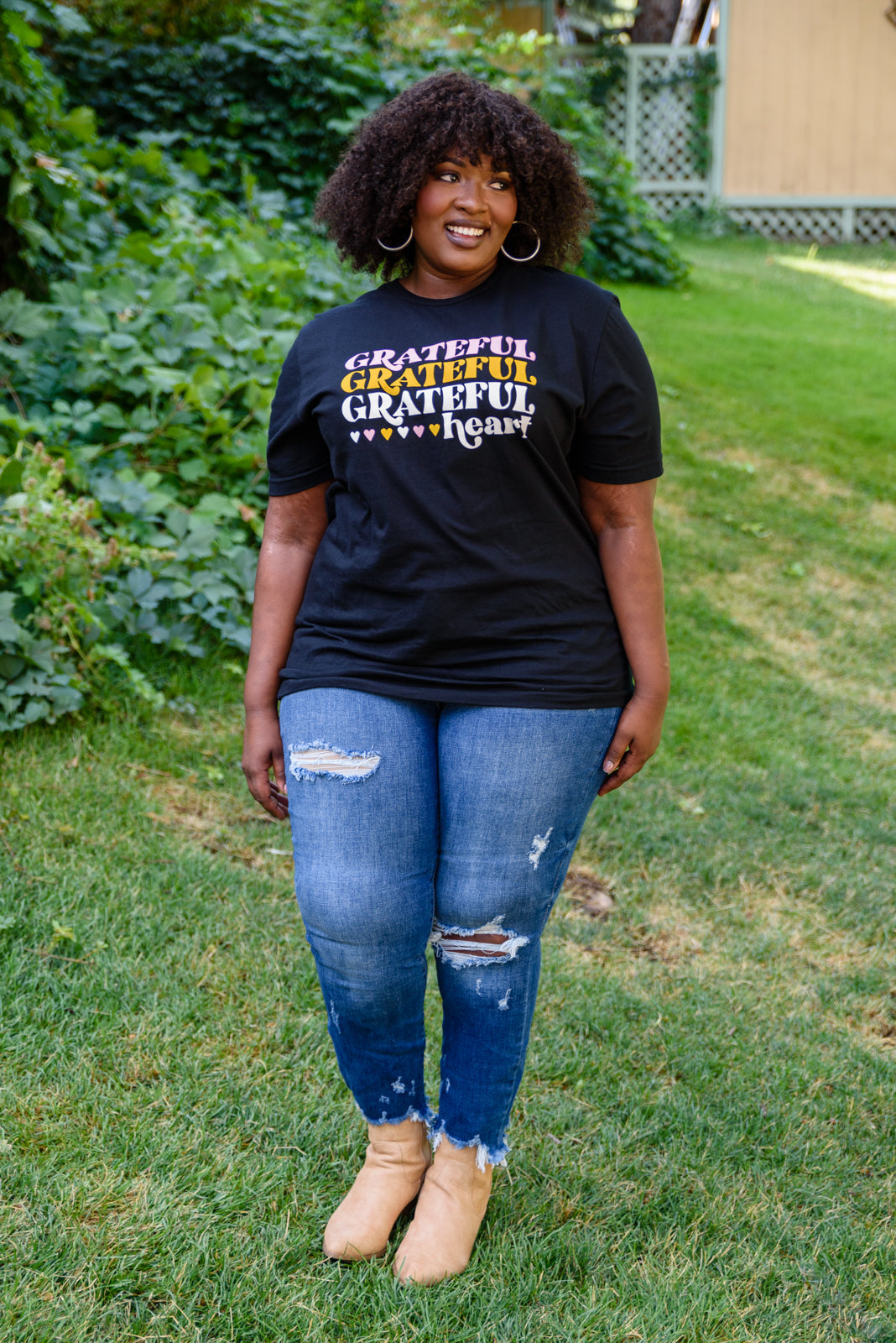 Grateful Heart Graphic T-Shirt in Black | Trendy Casual Wear for Men & Women | Perfect for Everyday Outfits, Gifts & Special Occasions
