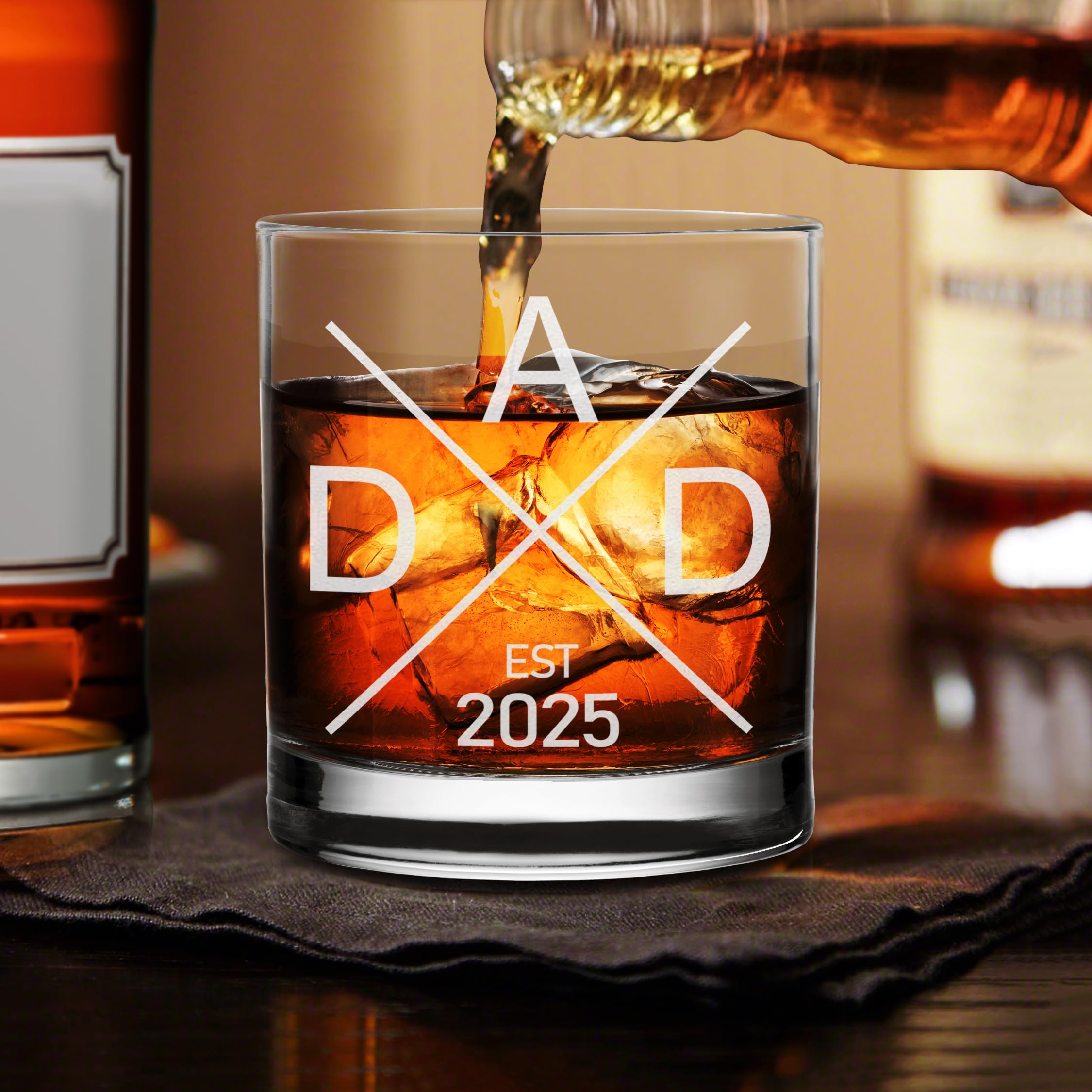 Personalized Whiskey Glass for New Dad - Engraved 'Established 2025' Pregnancy Announcement Gift - Perfect for First-Time Fathers, Baby Shower & Father's Day Celebrations
