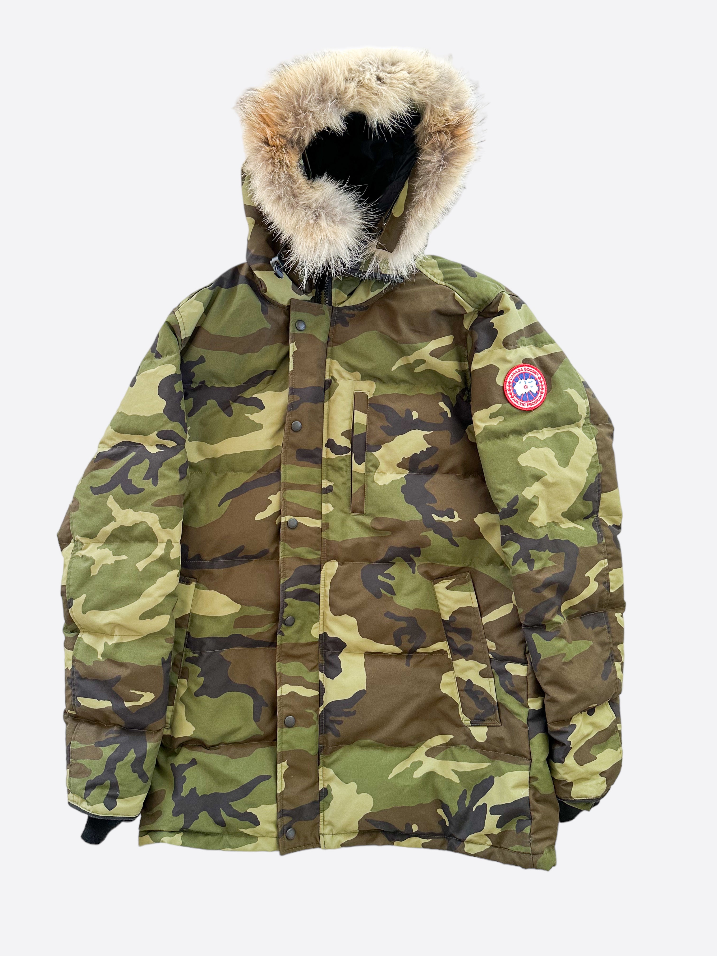Canada Goose Camouflage Carson Men's Winter Jacket - Waterproof, Windproof & Insulated Parka for Outdoor Adventures, Hunting & Cold Weather