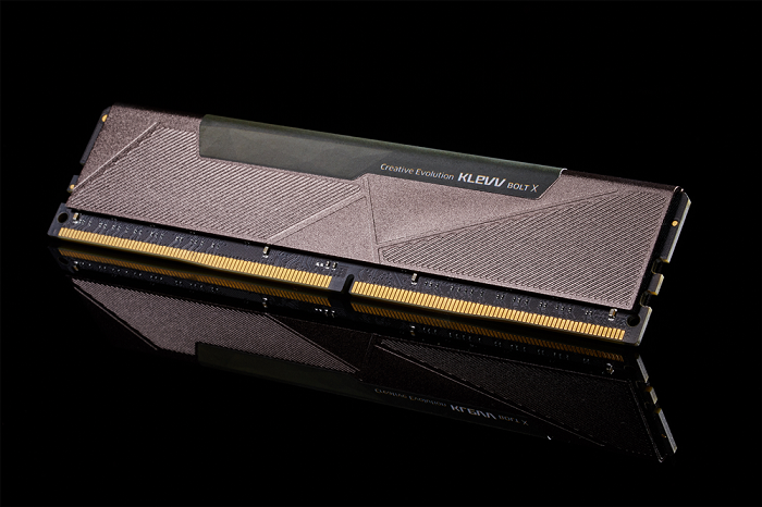 Bolt X DDR4 3600MHz CL18 1.35V UDIMM Gaming RAM Memory with Aluminum Heatsink - High Performance Desktop Memory for PC Gaming, Video Editing, and Workstations