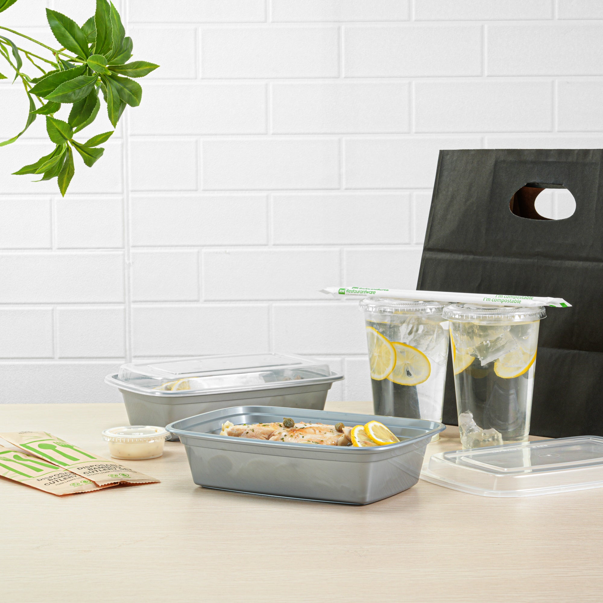 38 oz Rectangle Silver Plastic Food Storage Containers with Clear Lids - Microwave Safe To-Go Boxes (8.75
