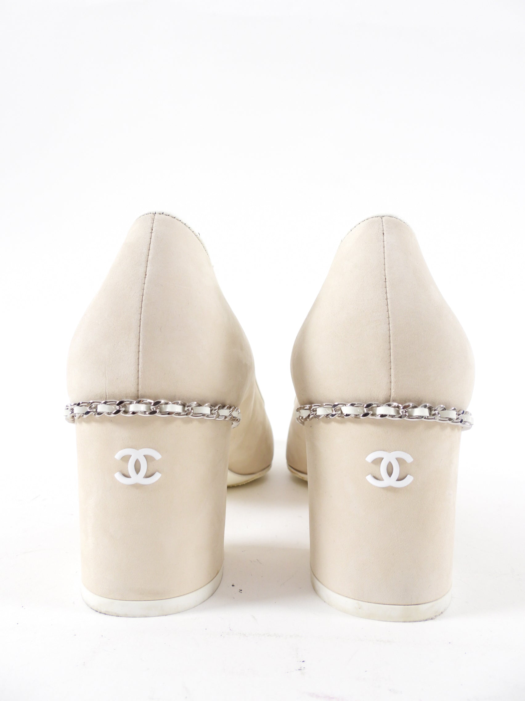Chanel Light Beige Suede & White Patent Leather Cap-Toe Chain Pumps - Women's Size 41 (US 10) - Perfect for Weddings, Office & Evening Events