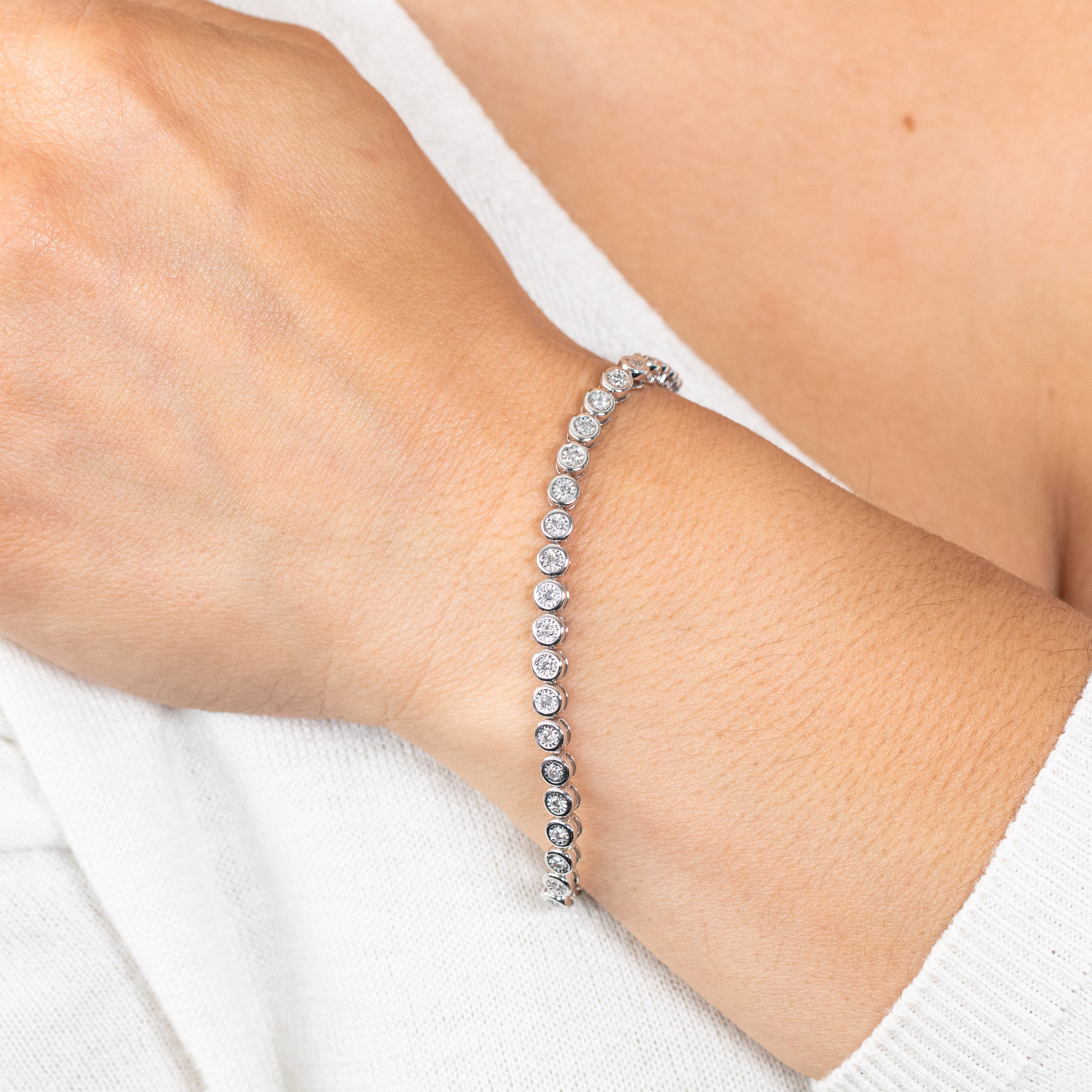 1 Carat Diamond Tennis Bracelet in 10K White Gold for Women - Elegant Jewelry Gift for Anniversary, Wedding & Special Occasions