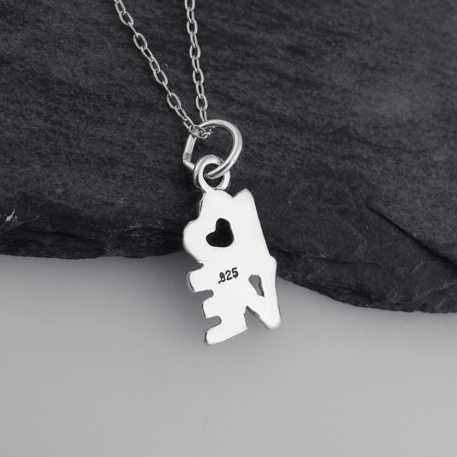 FashionJunkie4Life Sterling Silver Love Heart Pendant Necklace for Women - 18