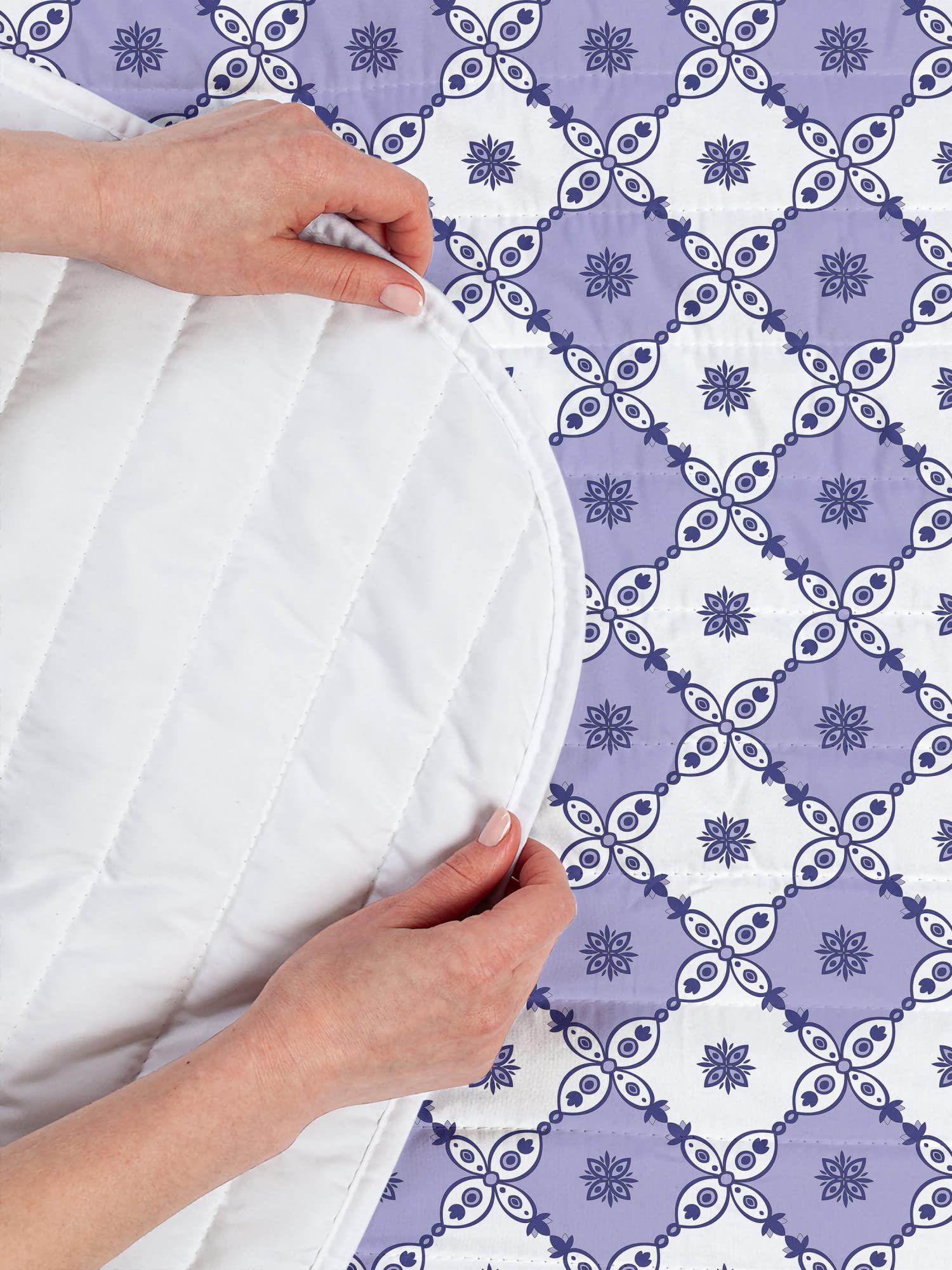 Ambesonne Delft Microfiber King Size Bedspread Set - Traditional Dutch Floral Pattern in Lavender Blue & White | Soft Comforter with Pillow Shams | Perfect for Master Bedroom, Guest Room & Cozy Home Decor