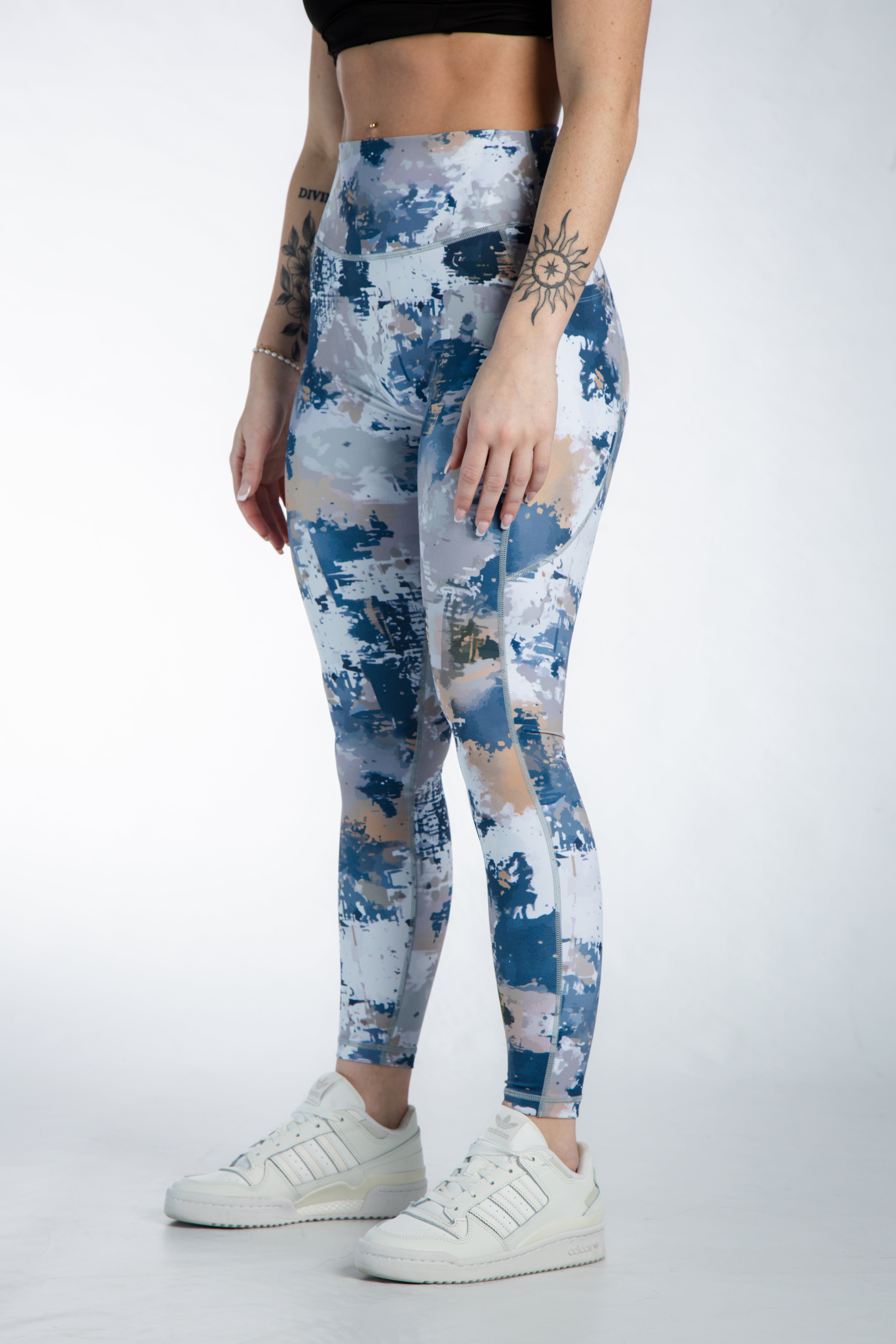 Empowered High-Waisted Leggings with Pockets - Comfortable Yoga Pants for Women in Blue & Tan | Perfect for Workouts, Running, Yoga & Everyday Wear