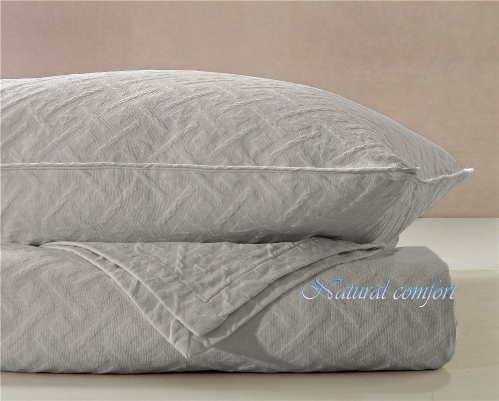 Natural Comfort Matelasse Blanket Coverlet - King Size Light Grey Maze Pattern for Bedroom Decor, Cozy Throw for Sofa & Guest Room