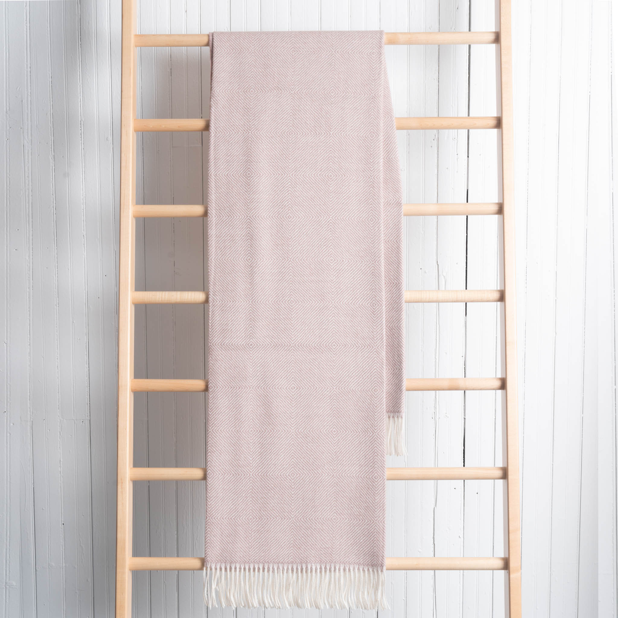 Soft Fluffy Diamond Pattern Baby Alpaca Throw Blanket - Cozy Warm Luxury Blanket for Bed, Couch & Nursery - Perfect for Gifts, Winter & Home Decor