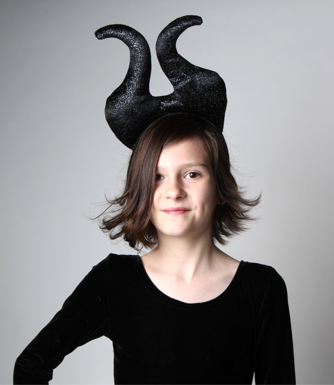 Black Velour Evil Queen Princess Headband - Halloween Costume Accessory for Women & Girls, Cosplay Crown for Disney Villain Theme Parties