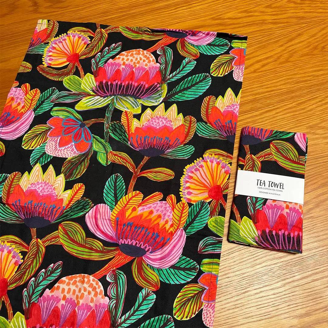 Premium Protea Australis Tea Towel - Soft Absorbent Kitchen Towel for Dishes, Hands & Countertops - Perfect for South African Floral Decor & Gift Ideas