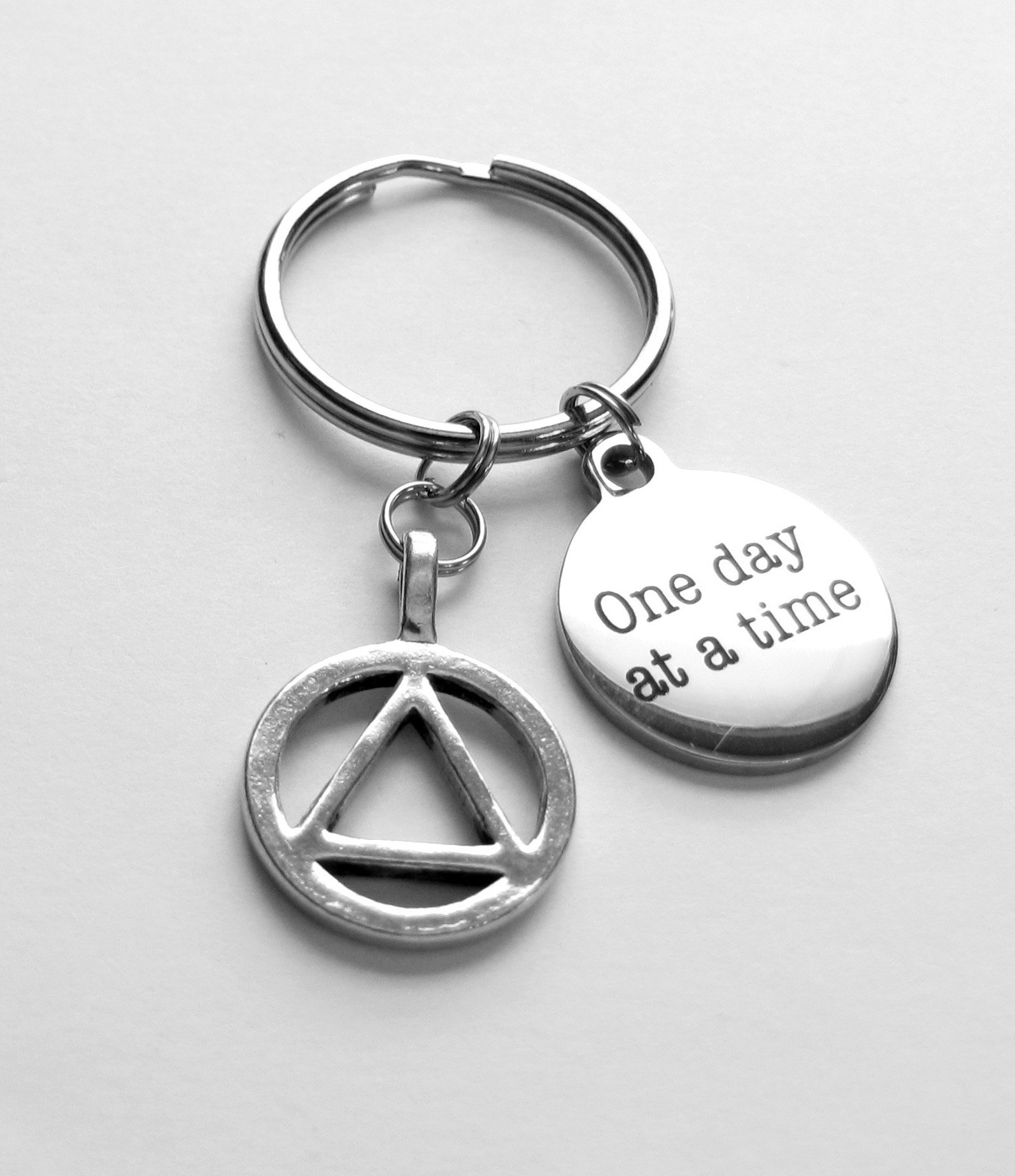 Alcoholics Anonymous AA Symbol 12 Step Recovery Gift - One Day at a Time Motivational Token for Sobriety & Addiction Recovery Support (Great for Meetings, Anniversaries & Encouragement Gifts)