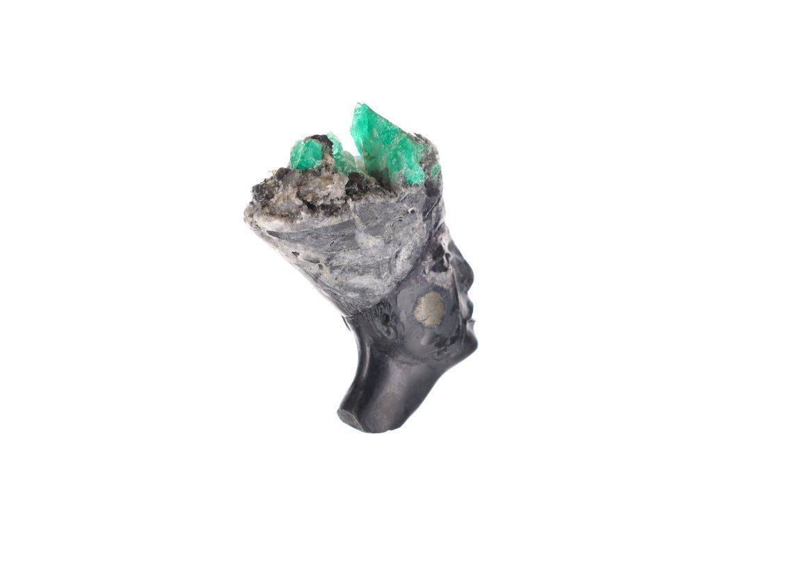 Natural Colombian Emerald Rough Crystal Sculpture - Egyptian Goddess Carving for Jewelry Making, Meditation & Home Decor