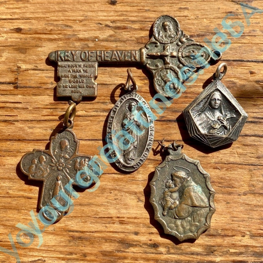 Vintage Copper Catholic Devotional Metal Pendant Necklace - Religious Cross Charm for Women & Men - Perfect for Church, Prayer & Spiritual Gifts