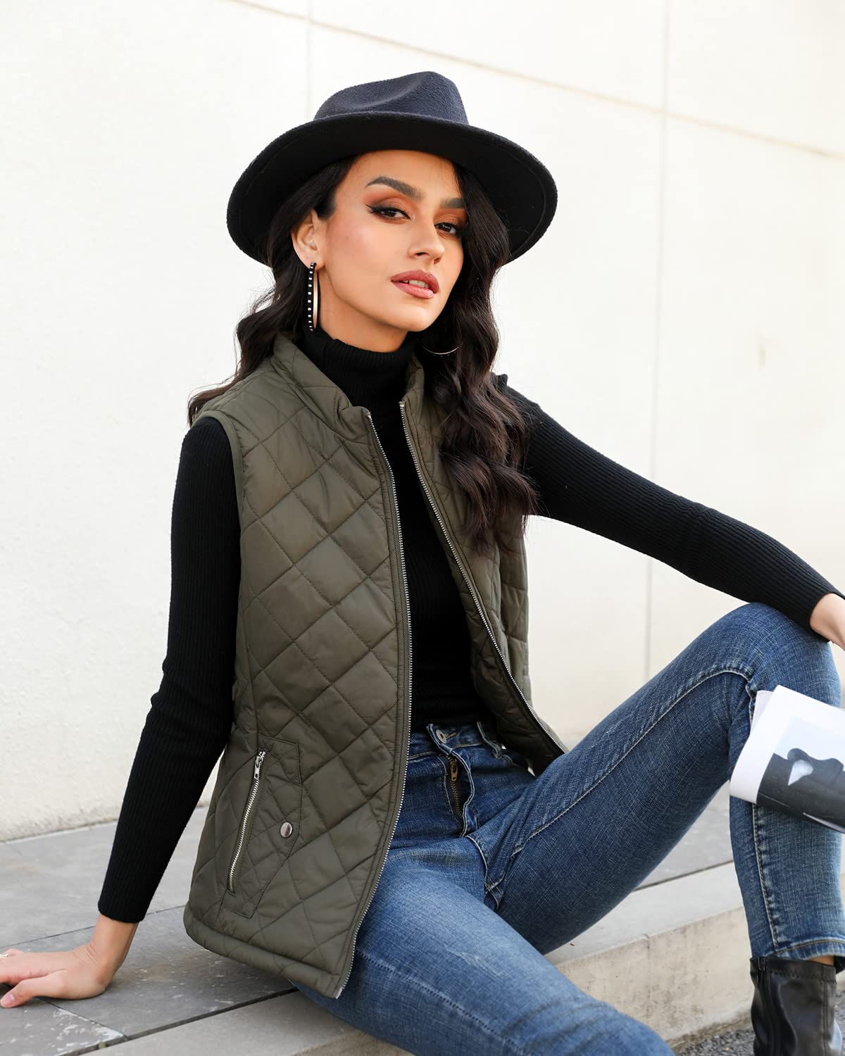 Xeoxarel Women's Quilted Puffer Vest with 4 Pockets - Lightweight Warm Winter Gilet Jacket for Outdoor Hiking, Travel & Casual Wear (Includes Inner Pockets)